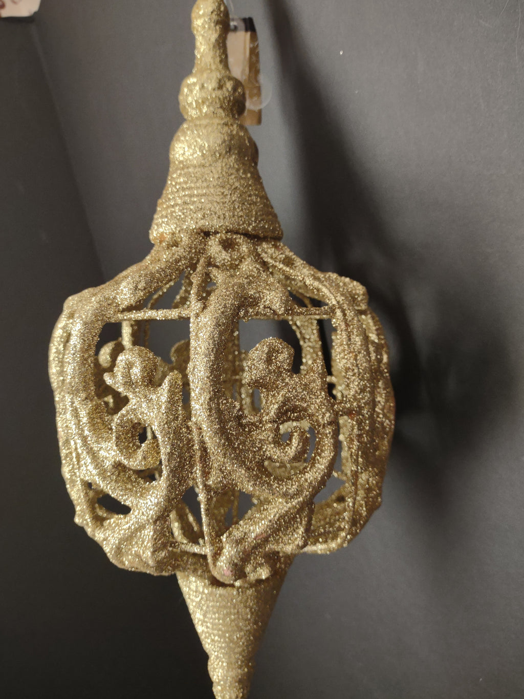 Christmas Holiday Large Ornate Golden Ornament (lot 1286)