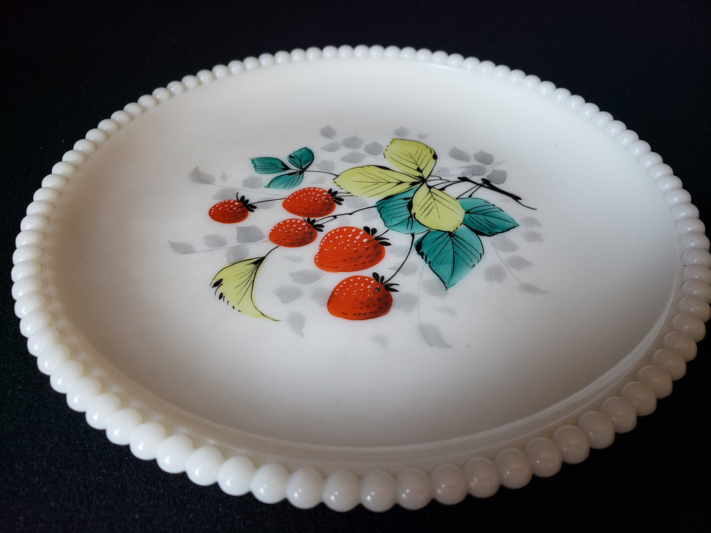Vintage Westmoreland Strawberry Motif Milk Glass Dessert Plate (lot 2185)