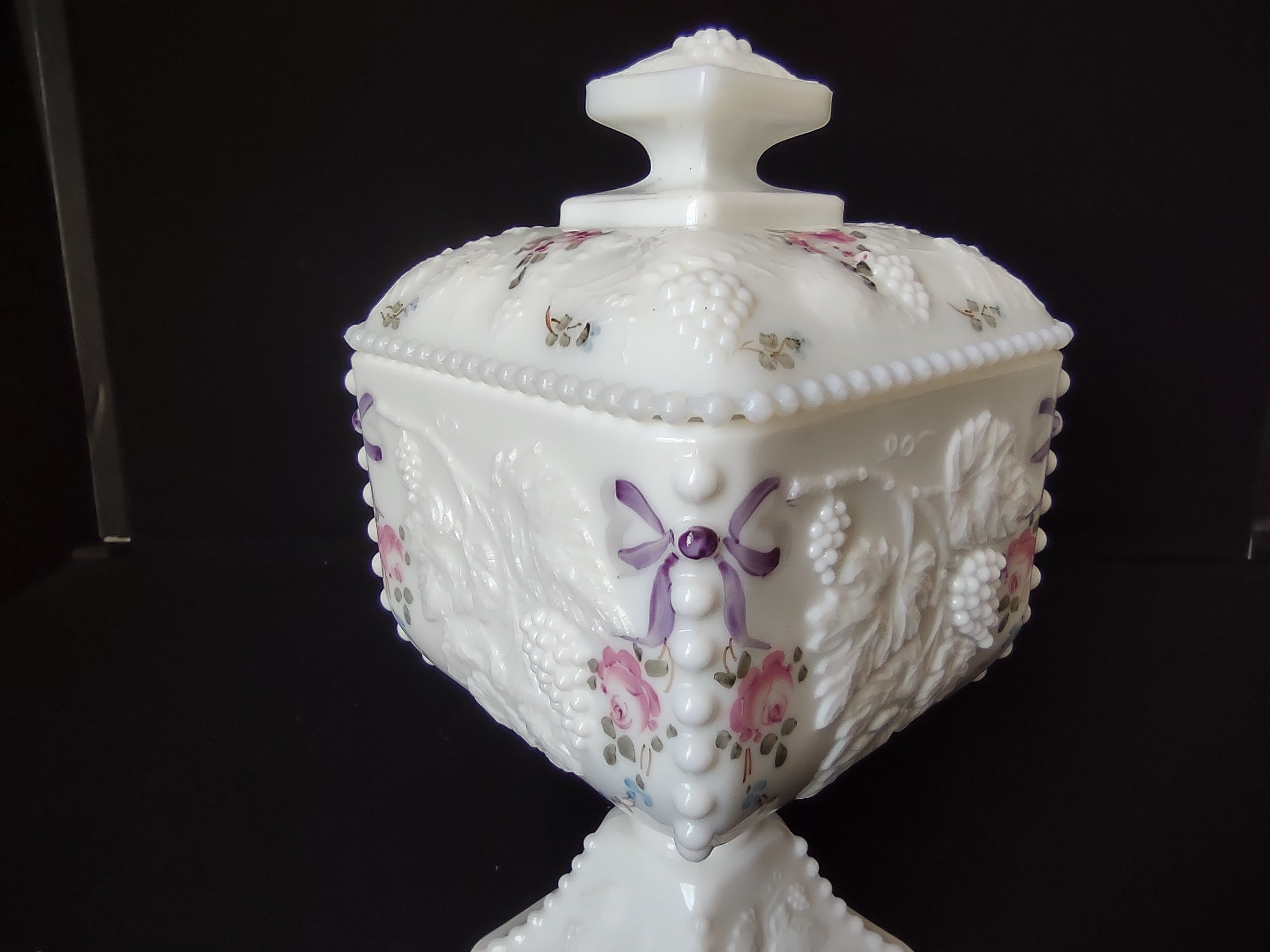 Vintage Westmoreland Milk Glass Vase Grapes Roses Bows (lot 2669c)