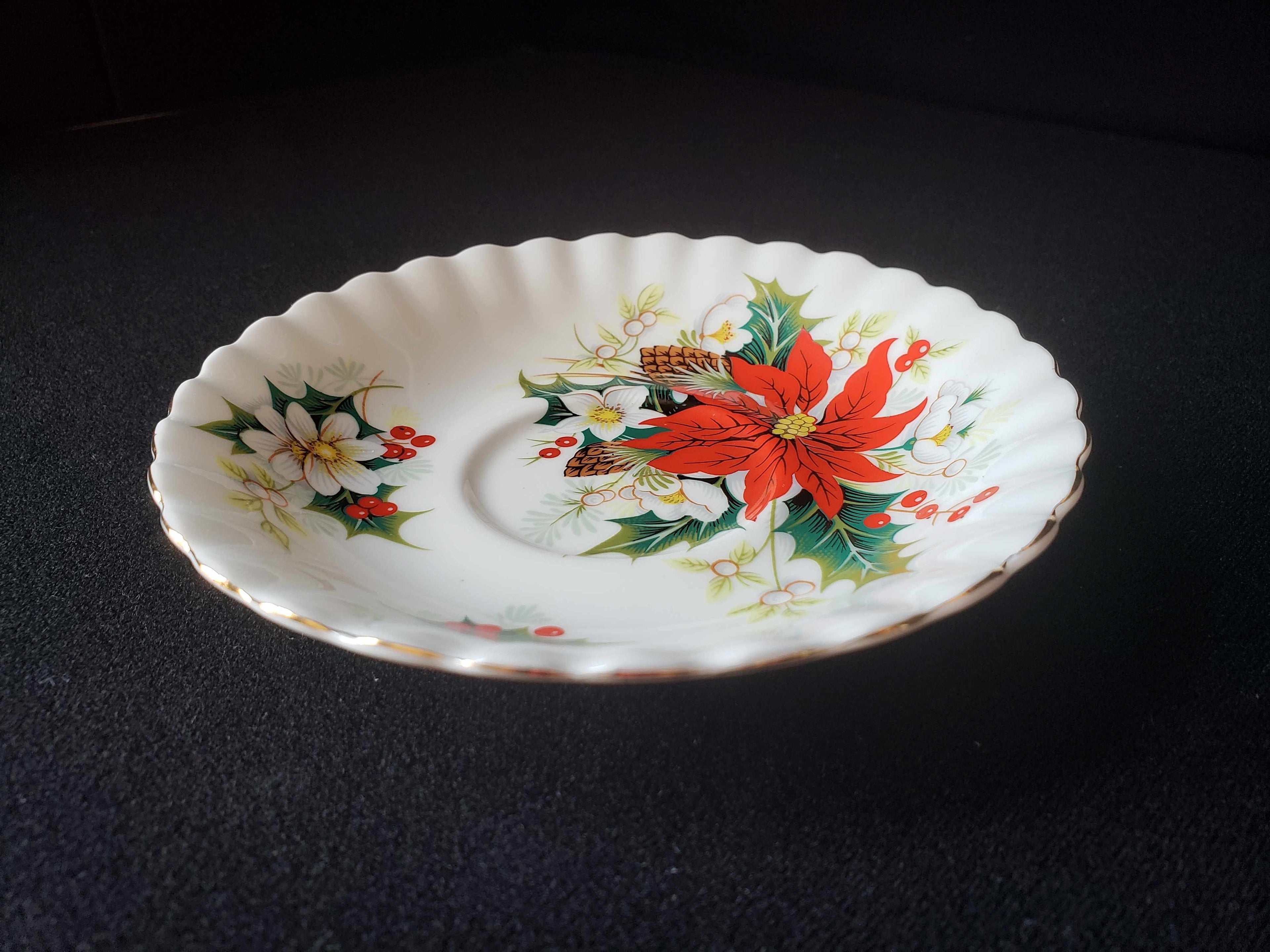 Vintage Royal Albert Bone China Yuletide Saucer ONLY (lot 2014)