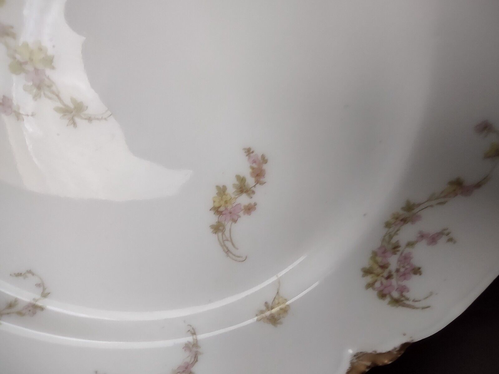 Haviland Limoges Roses Gold Trim Luncheon Salad Plate 8-1/2" (lot 359)