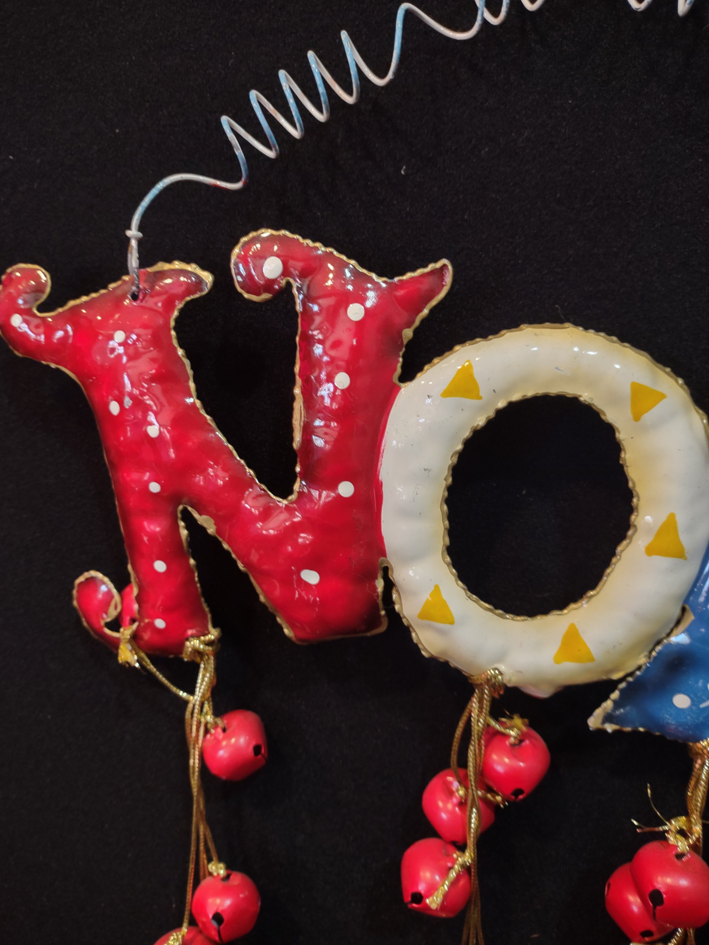 Vintage Metal Christmas NOEL Wall Hanging Red Bells (Lot 4809)