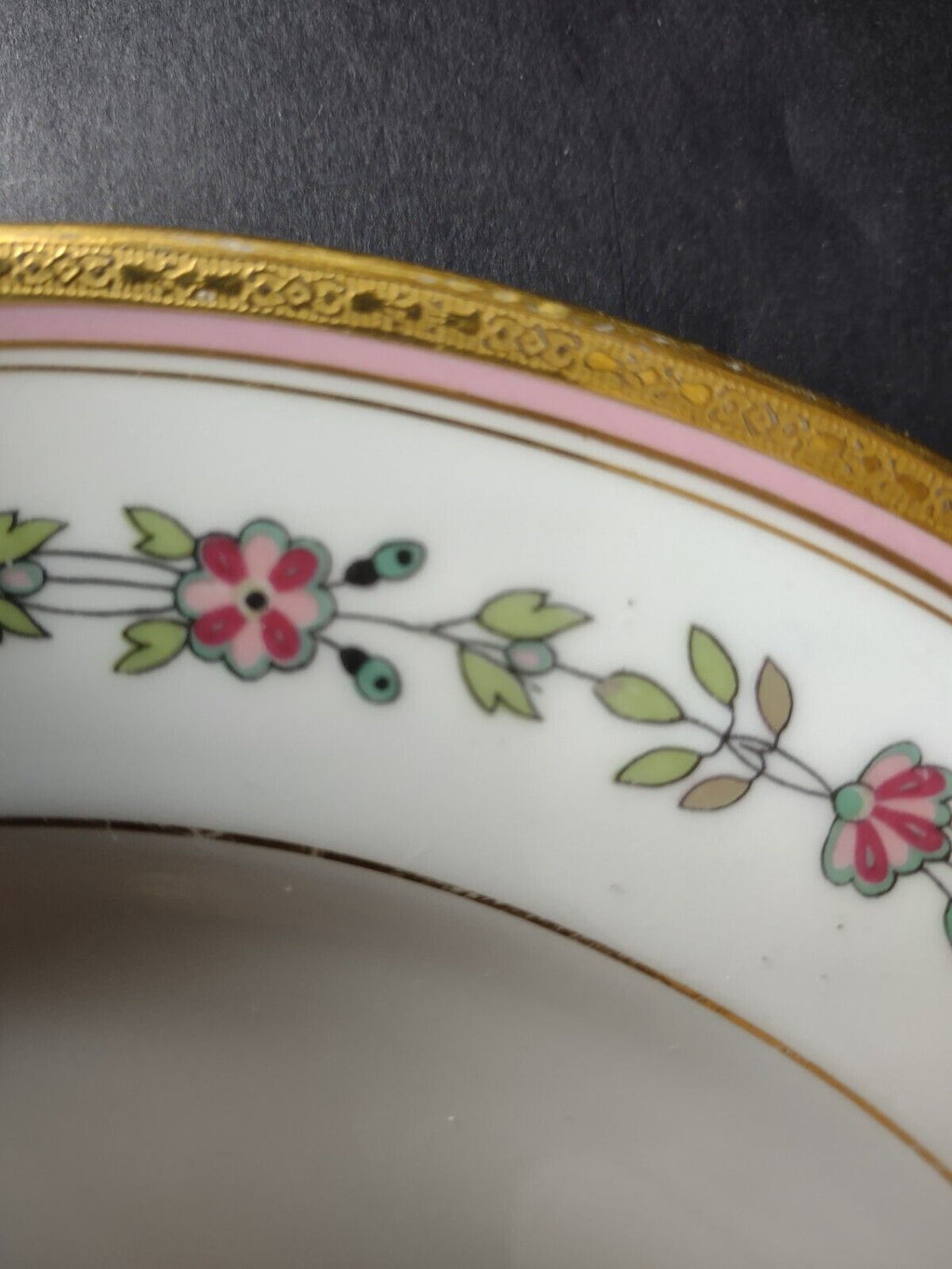 Depose Limoges Gold Trim Pink Flower Design Dinner Plate (lot 639)