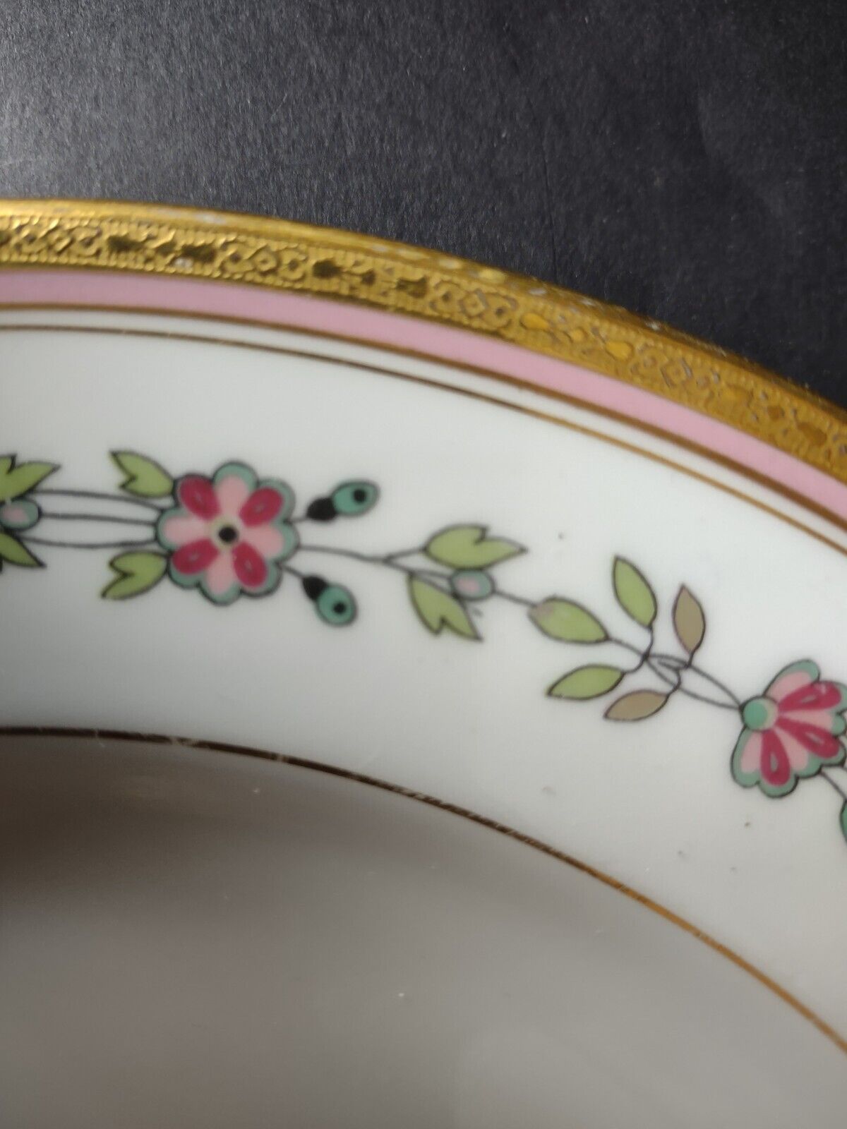 Depose Limoges Gold Trim Pink Flower Design Dinner Plate (lot 639)