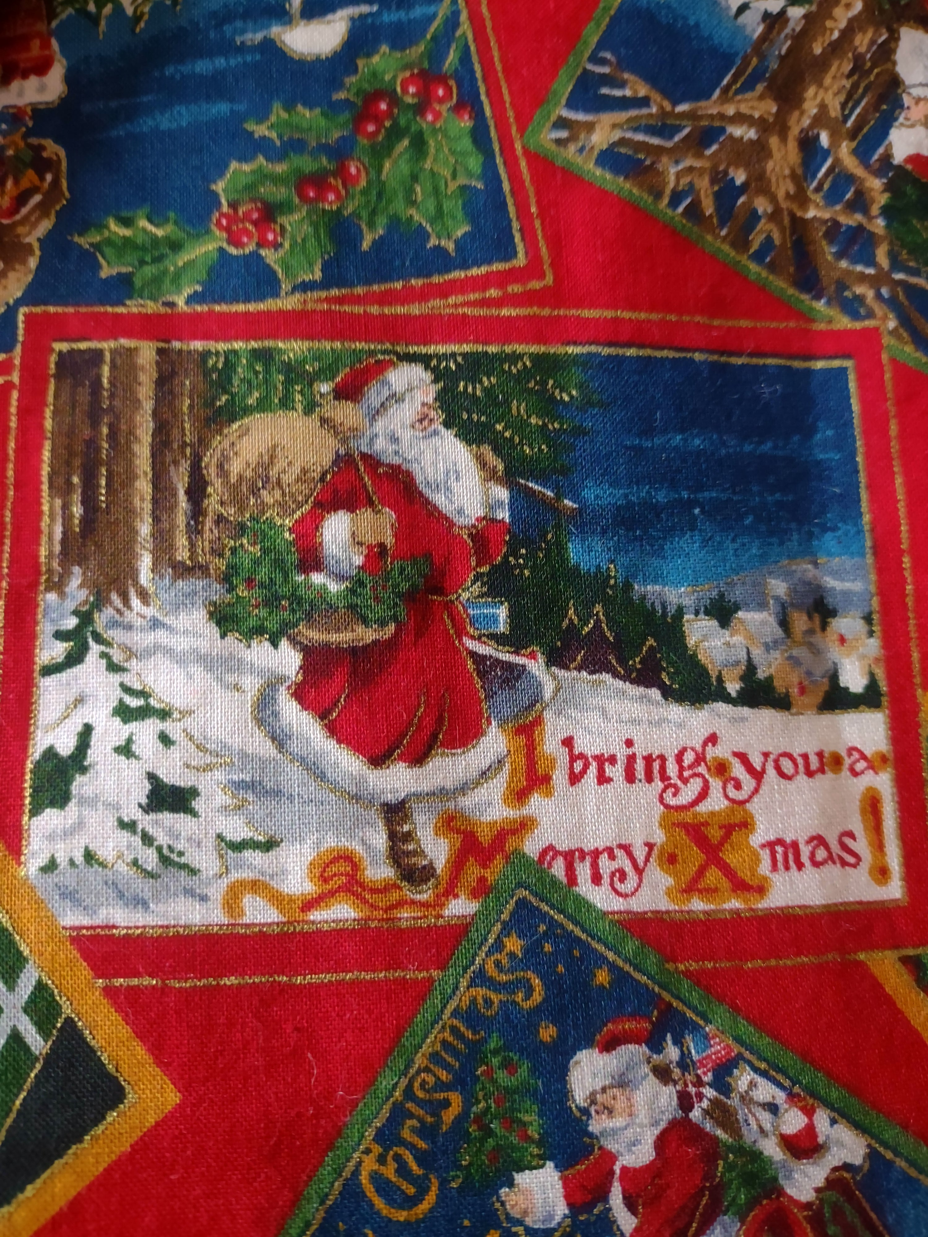 Christmas Red Santa 13x17 Reversible Placemats 16x16 Napkins Set Of 2 (Lot 4571)