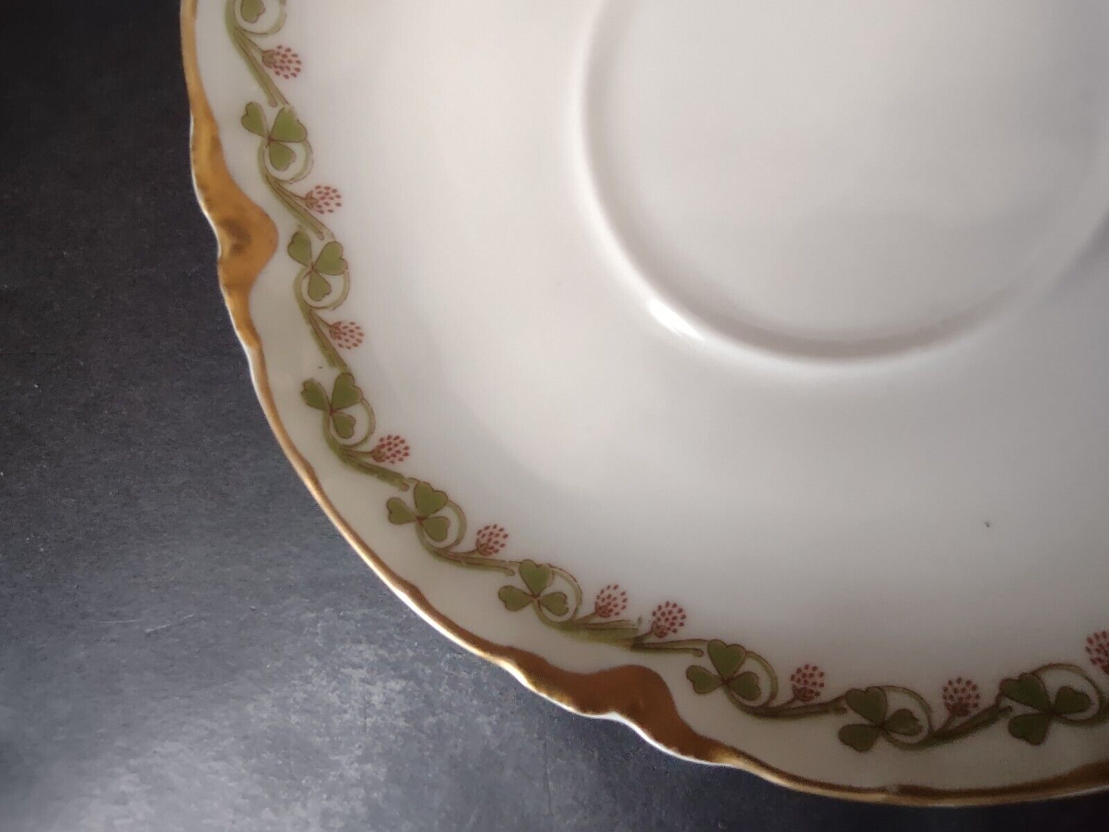 Haviland Limoges Green Gold Clover Shamrock Saucer Plate 5-1/2" (lot 610)