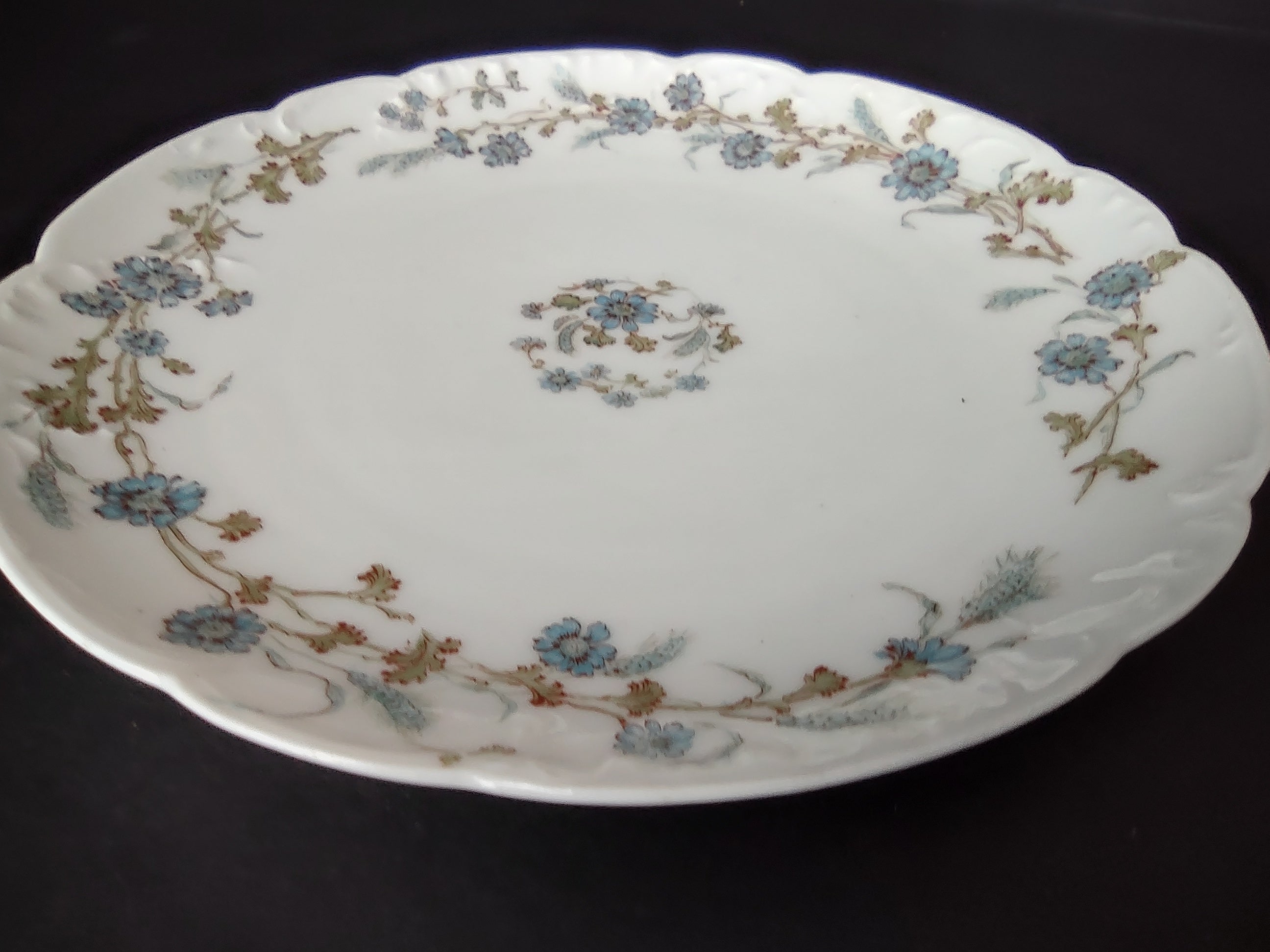 Haviland Limoges Dessert Plate Blue Flower French Chic (lot 994)