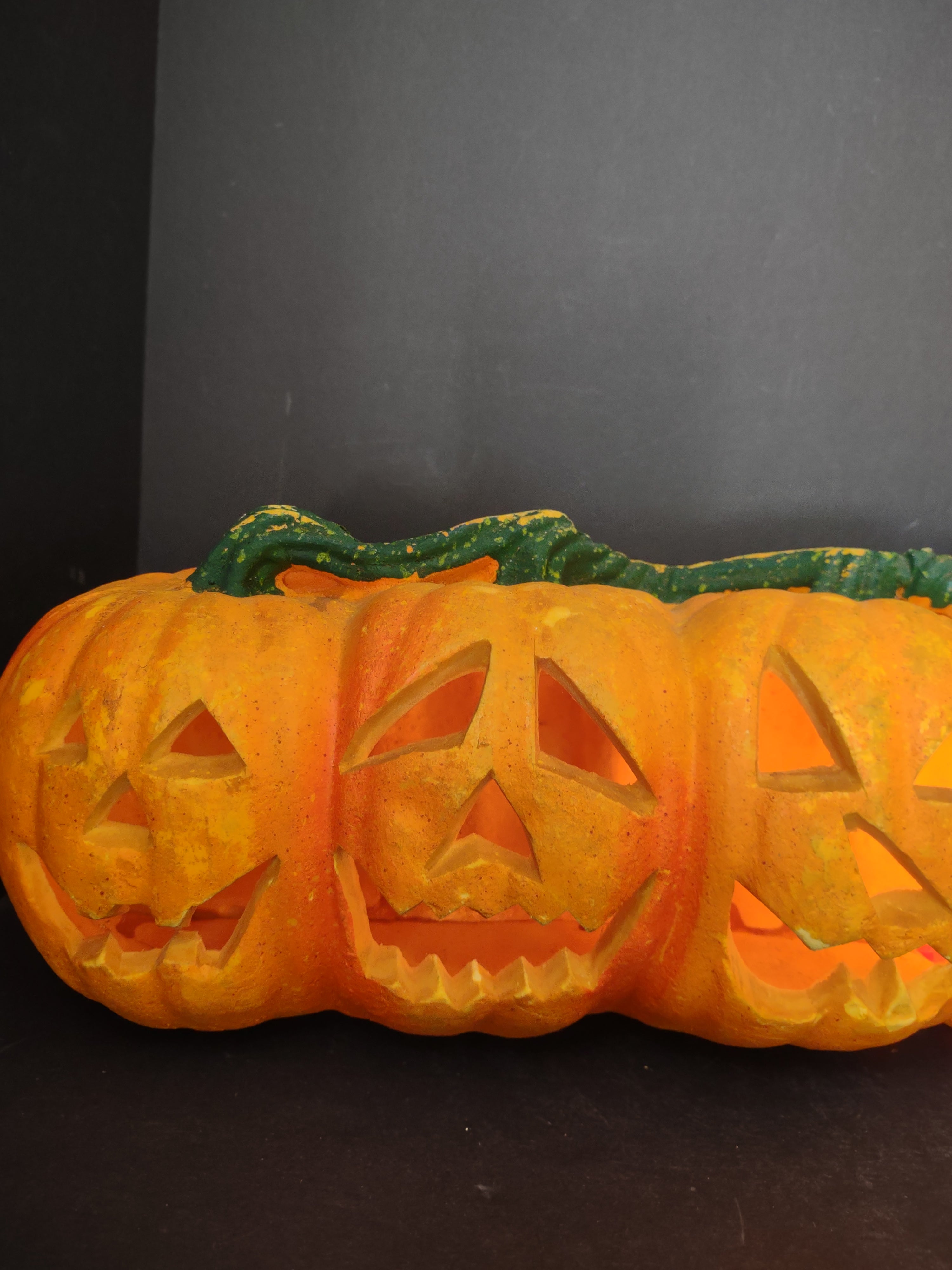Halloween Polyresin Jack O Lantern Pumpkin Patch 27" Long (Lot 3139)
