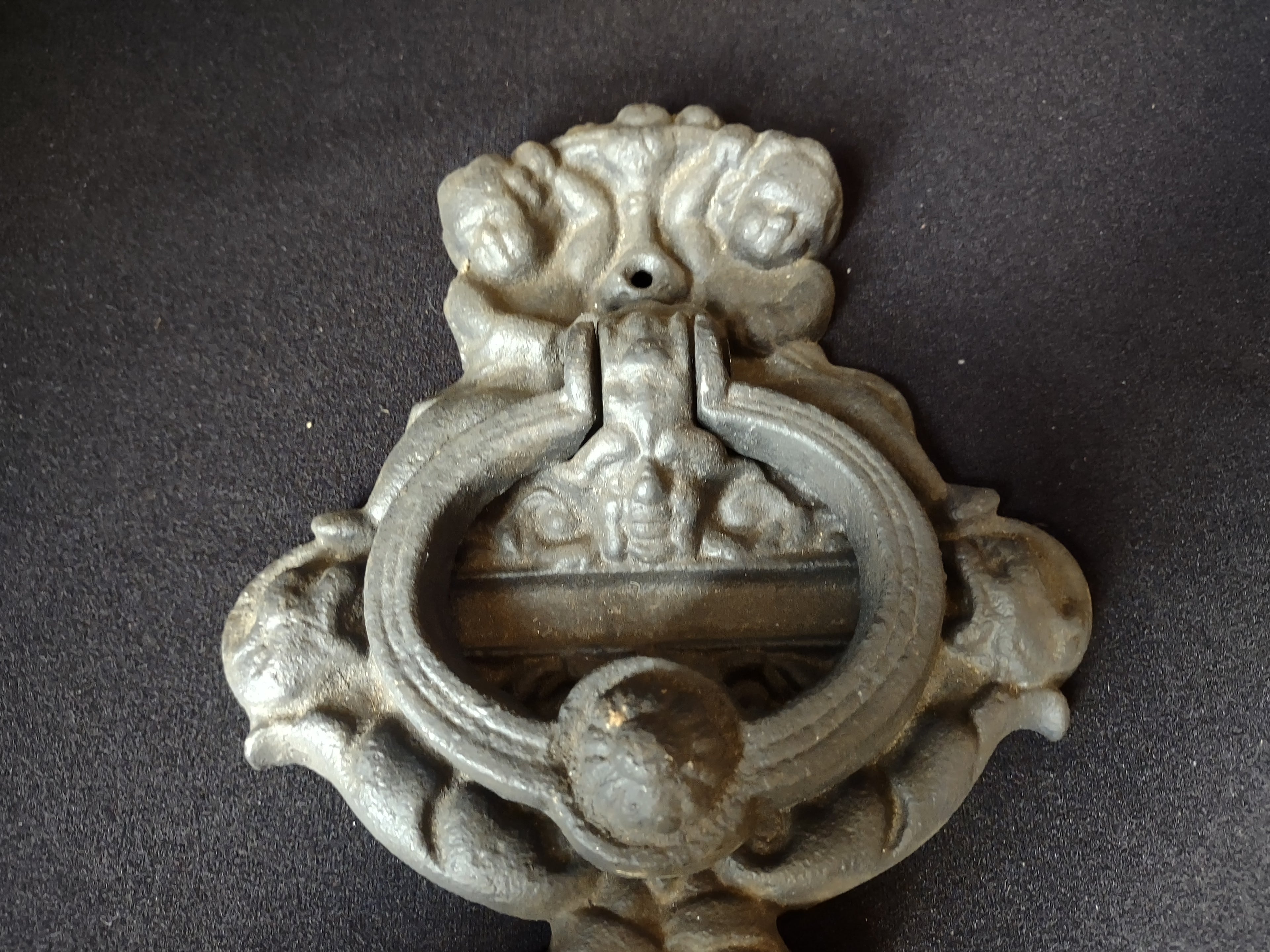 Cast Iron Door Knocker Black 10" x 7" (lot 1628)