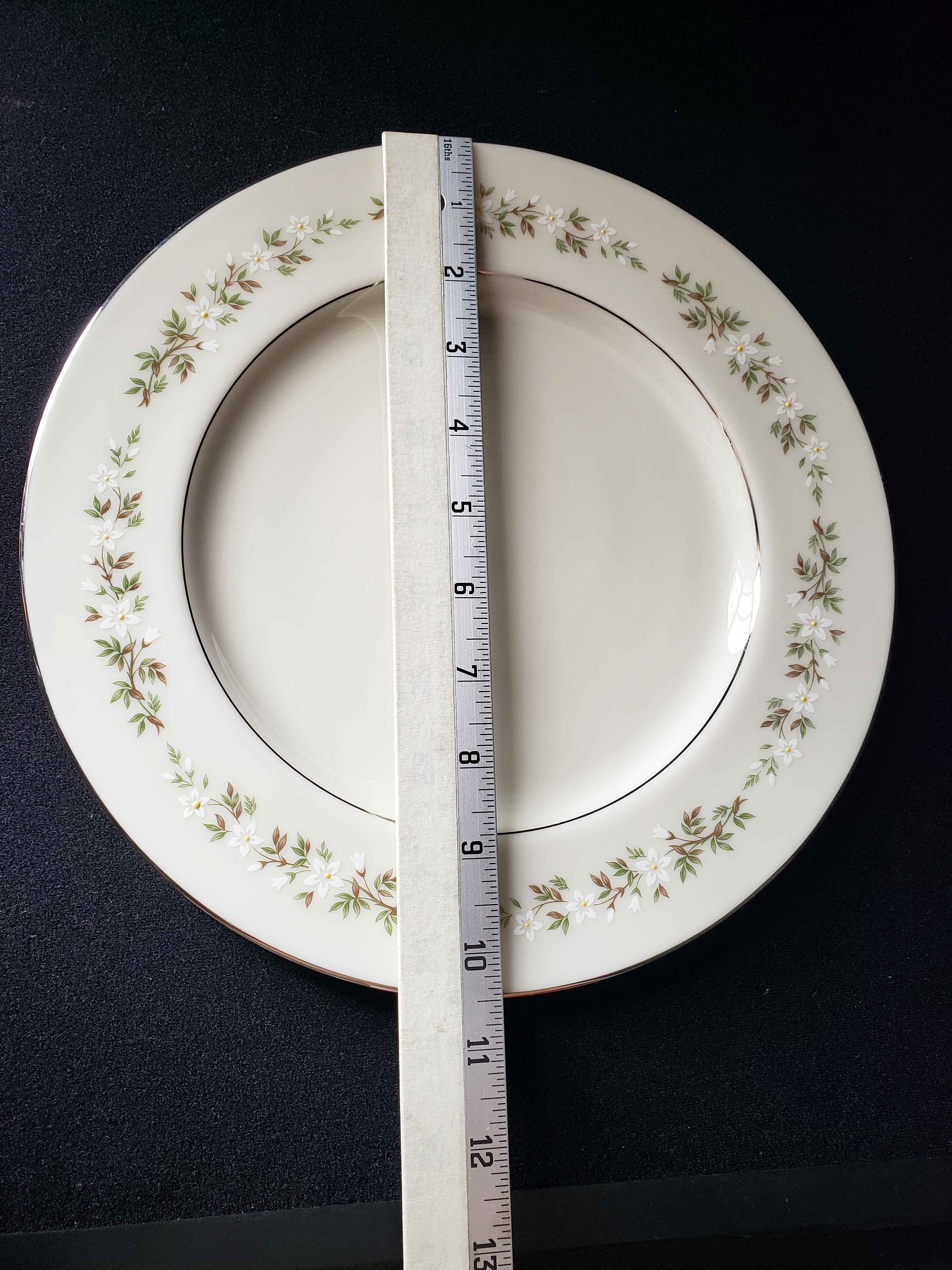 Vintage Lenox Brookdale Dinner Plate 10-1/2" (lot 1916)