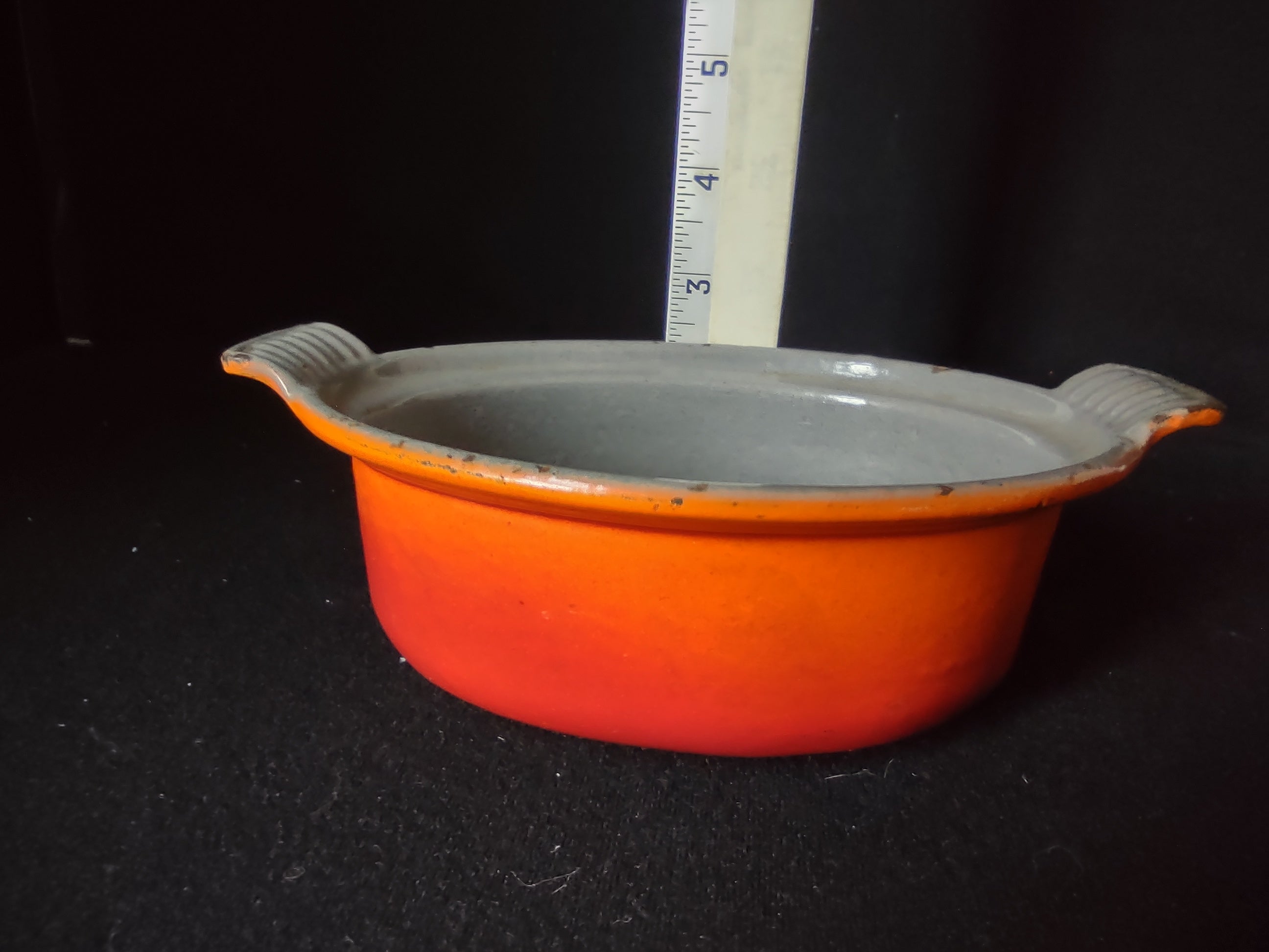Vintage Le Creuset 14 Cast Iron Enameled Orange Backing Dish 5-1/2" (lot 2776c)