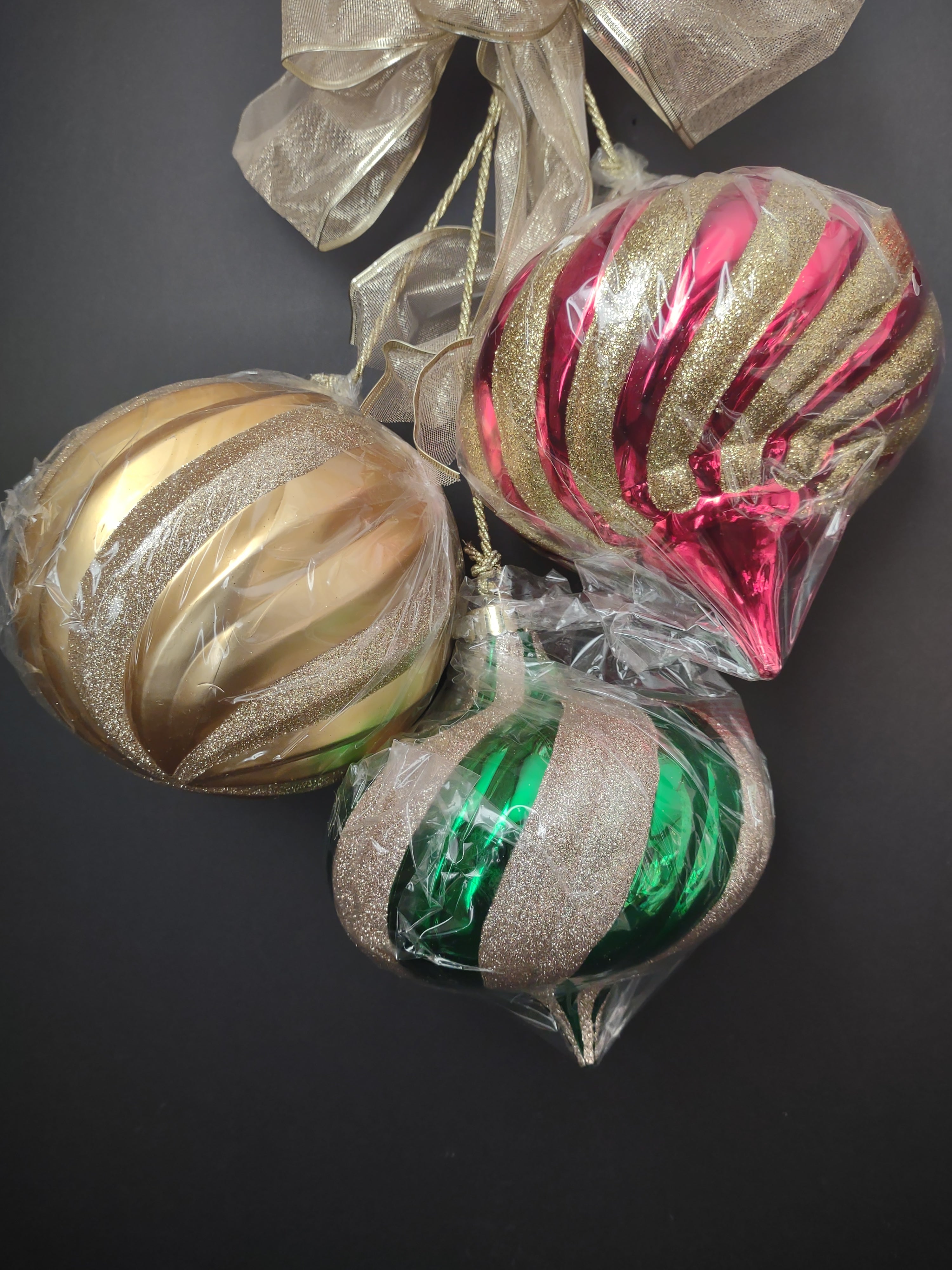 Christmas Holiday Set of 3 Large 5" Ornaments (lot 1285)