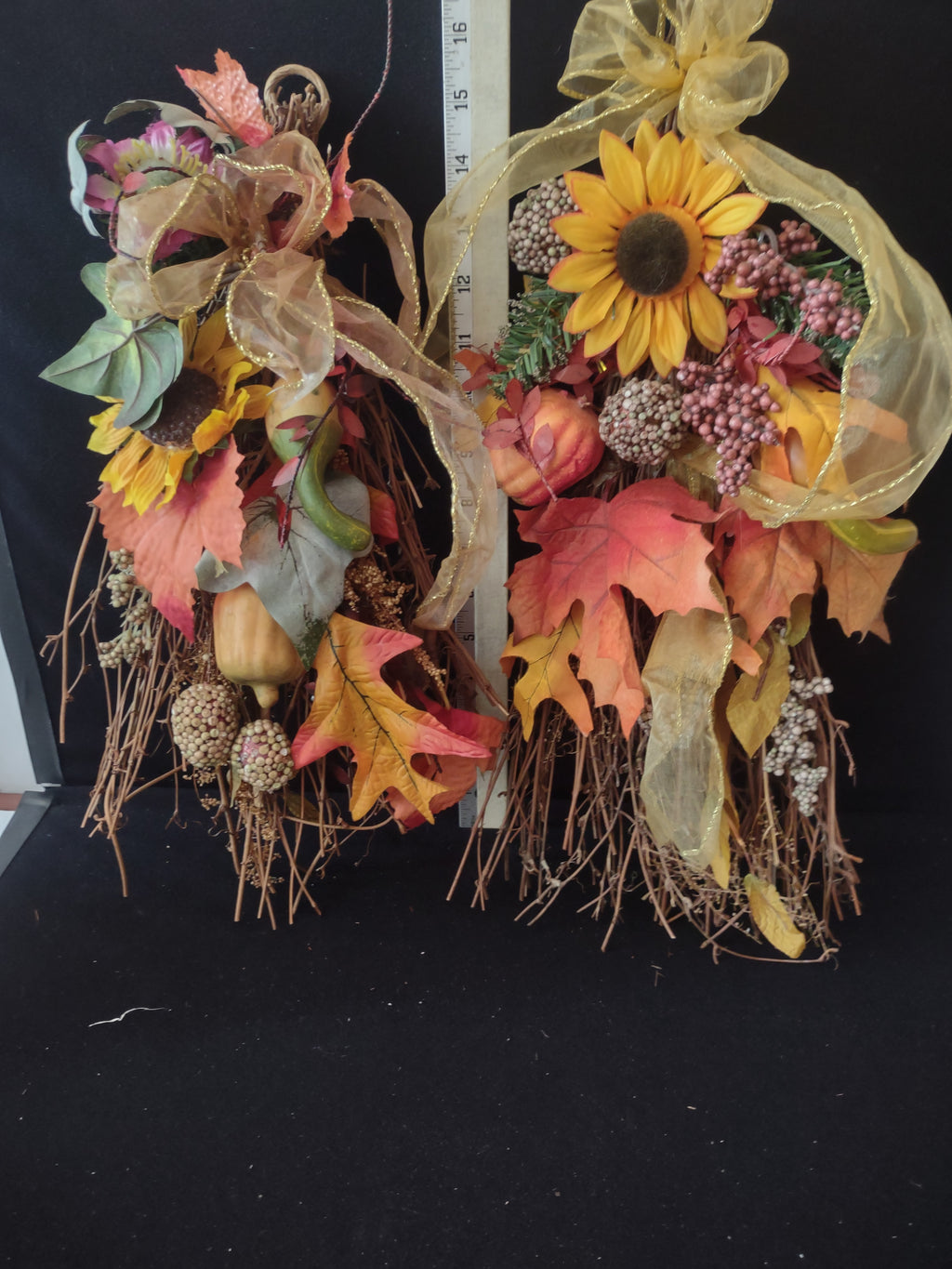 Rustic Thanksgiving/Halloween/Fall Sunflower Leaf Twig Wall Hangings (Lot 3457)