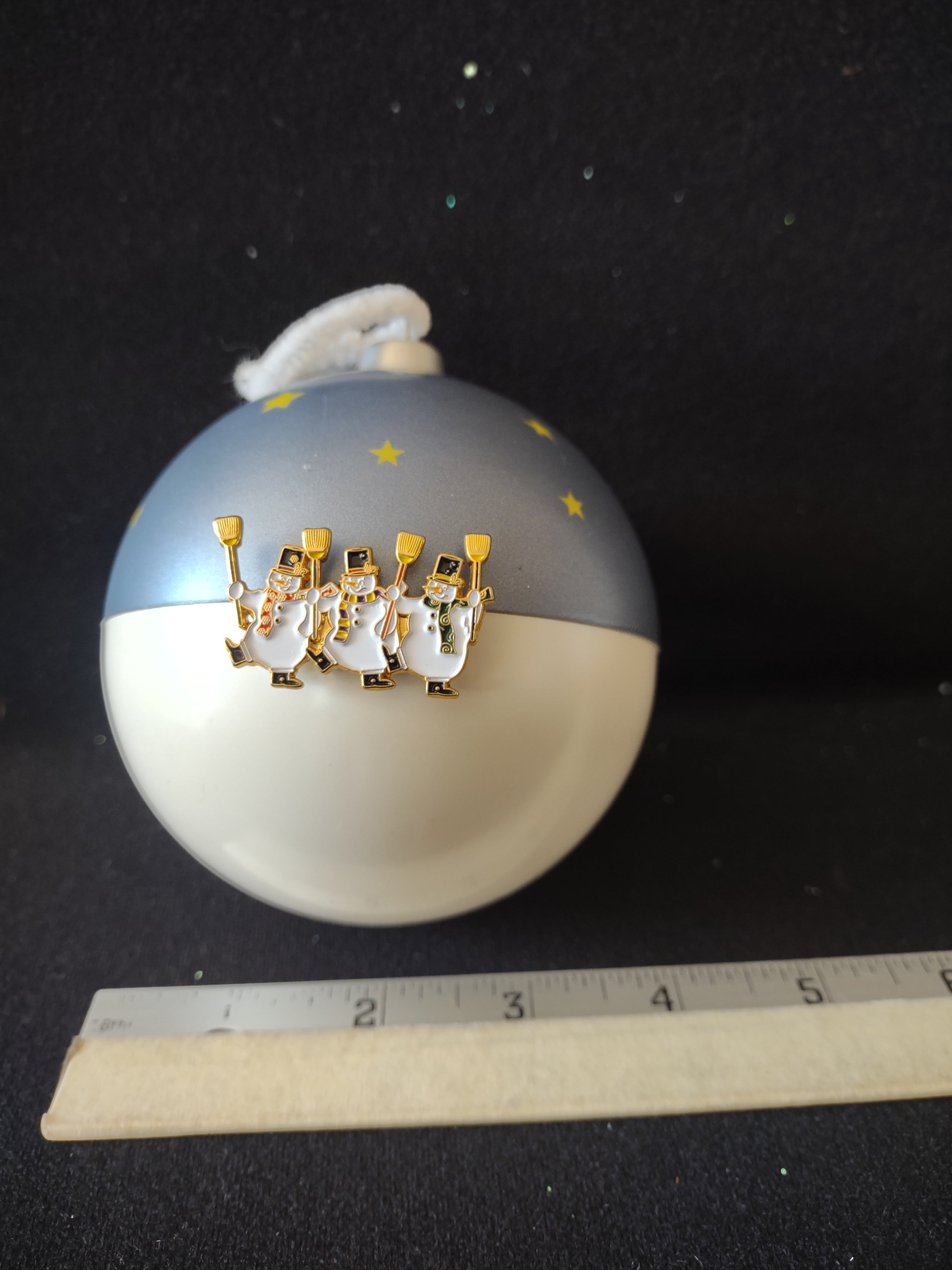 Musical Ornament Gold Stars Snowmen We Wish You A Merry Christmas (Lot 4395)