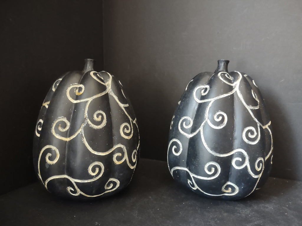 Halloween Black Pumpkin x 2 Silver Scroll Design 8" Polyresin (lot 3000j)