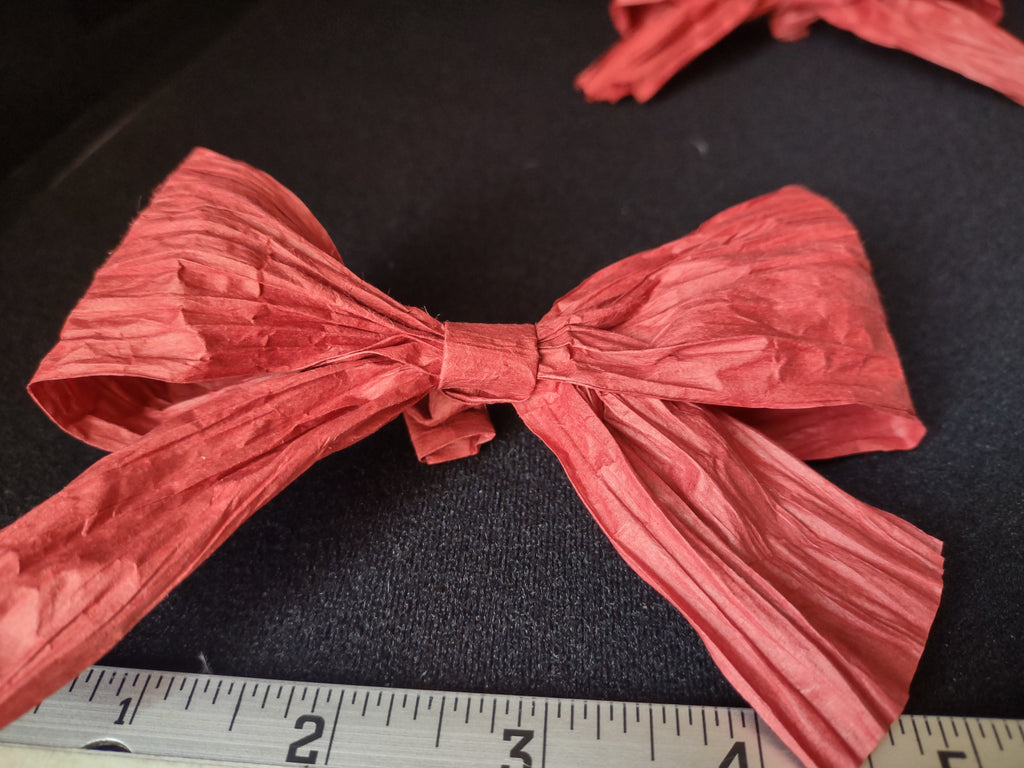 Lot of 40 Christmas Red Paper Bows (lot 1645)