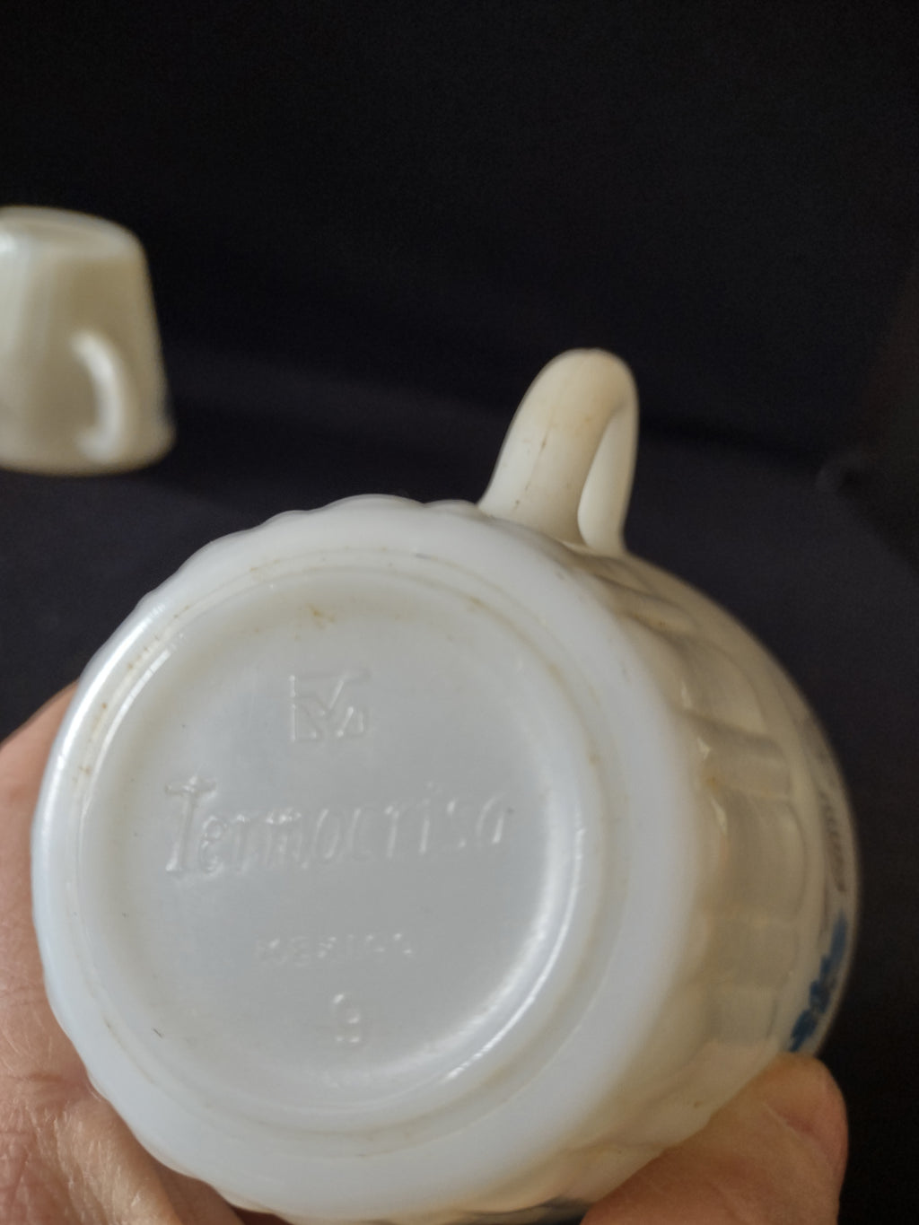 Vintage Termocrisa Coffee Tea Cup x 2 Blue Flower Milk Glass Gold Trim (Lot 5119