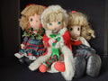 Set 3 Vintage Christmas Precious Moments Dolls Holly Evie (lot 2315)