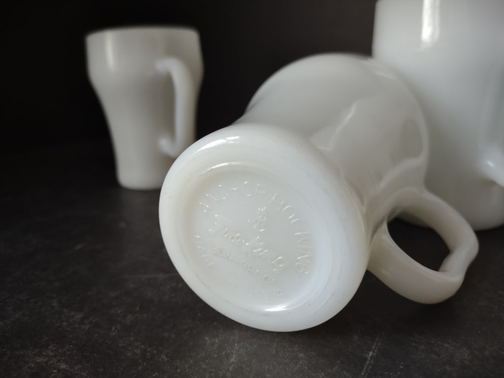 Vintage Fire King Milk Glass Anchor Hocking USA Oven Proof x 4 (lot 5303)