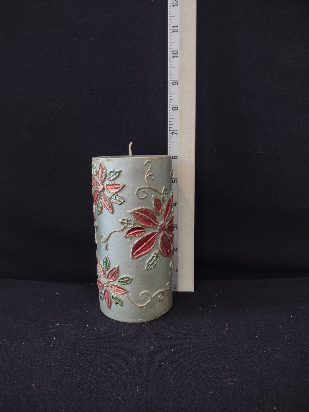 Christmas Poinsettias Gold Trim Decorated 6" Pillar Candle (Lot 4209)