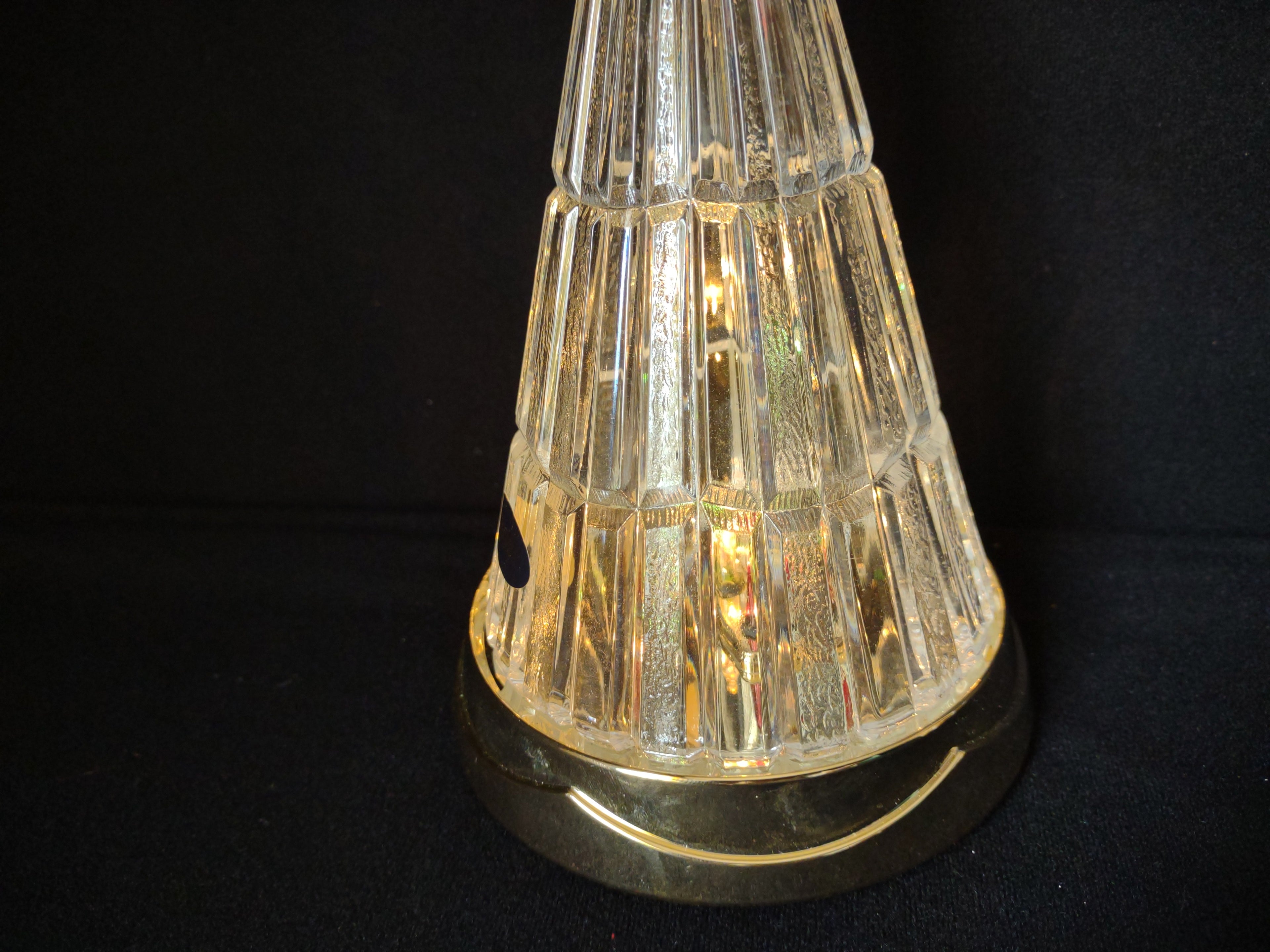 The American Crystal Collection Lighted Holiday Tree (lot 1732)