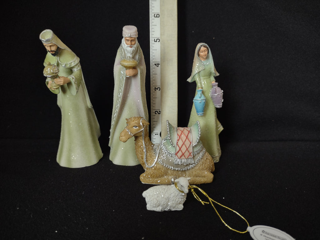 Nativity Hawthorne Village King Gaspar Melchior Lady w Urns Camel Lamb (lot 2288)