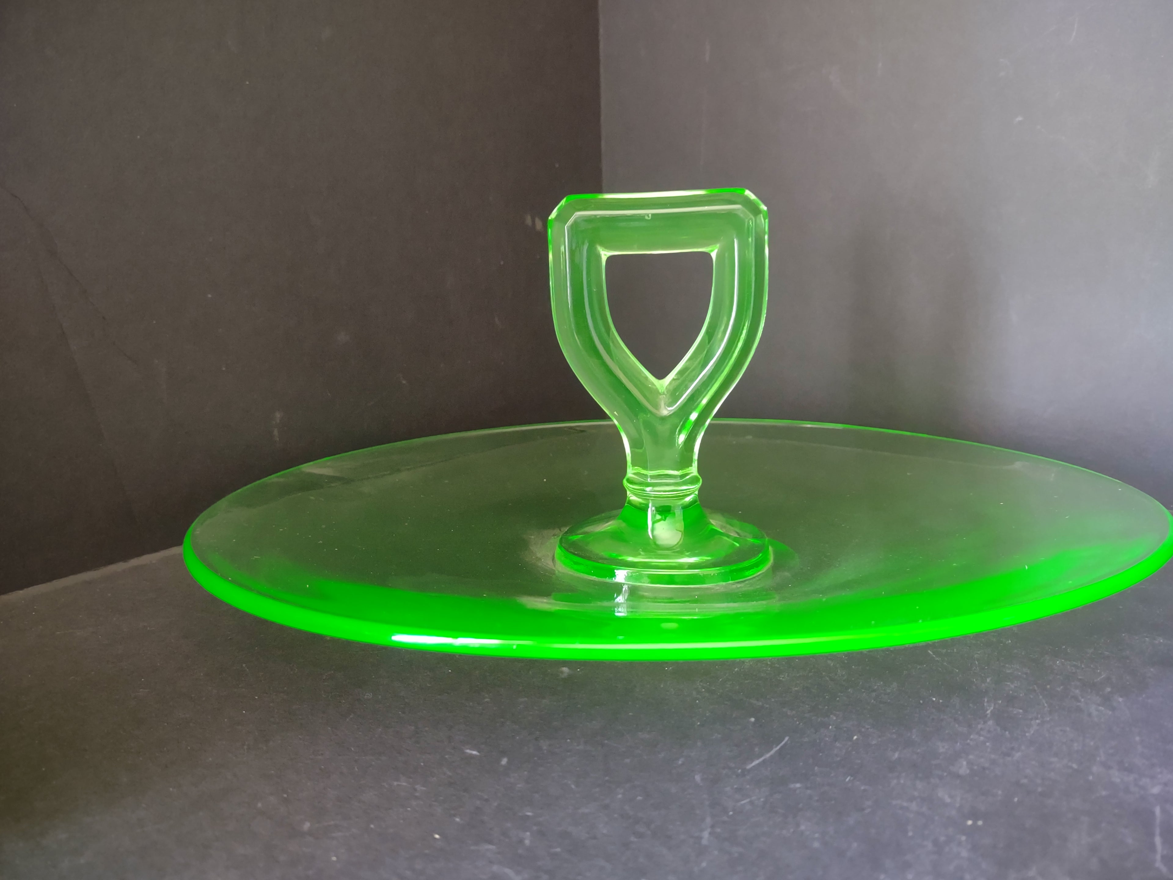 Uranium Vaseline Glass Glows Green Oval Serving Tray with Handle (lot 2712)
