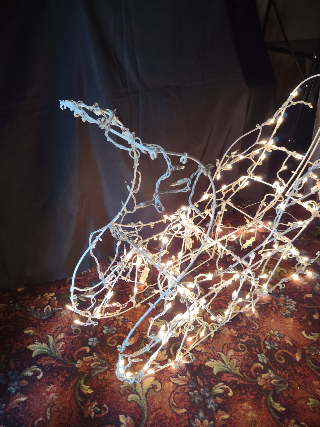 Vintage Christmas Santa Sley White Outdoor MOSTLY Lights Up (lot 3482)