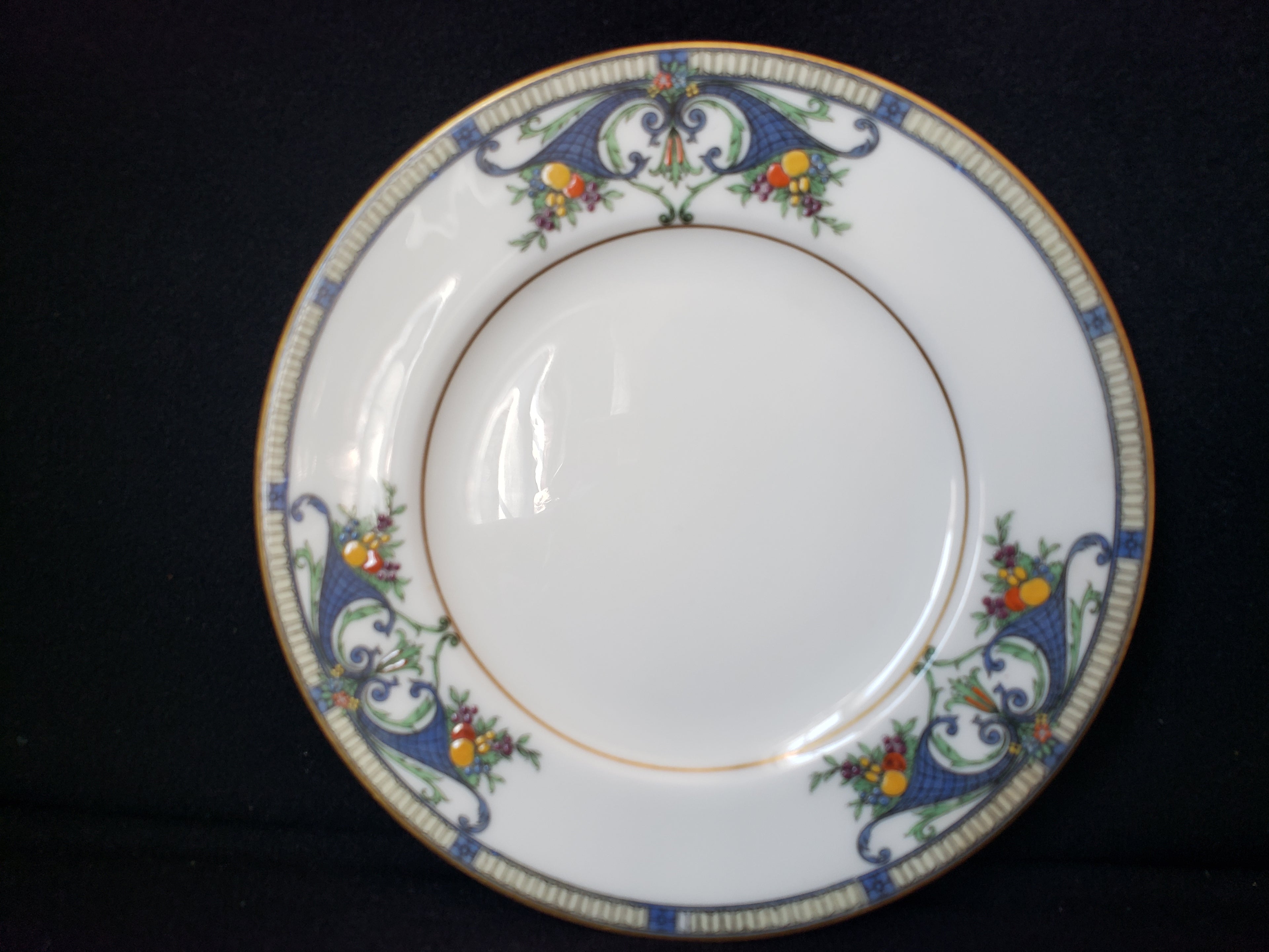 Vintage Royal Worcester Bread or Dessert Plate 6" (lot 2074)