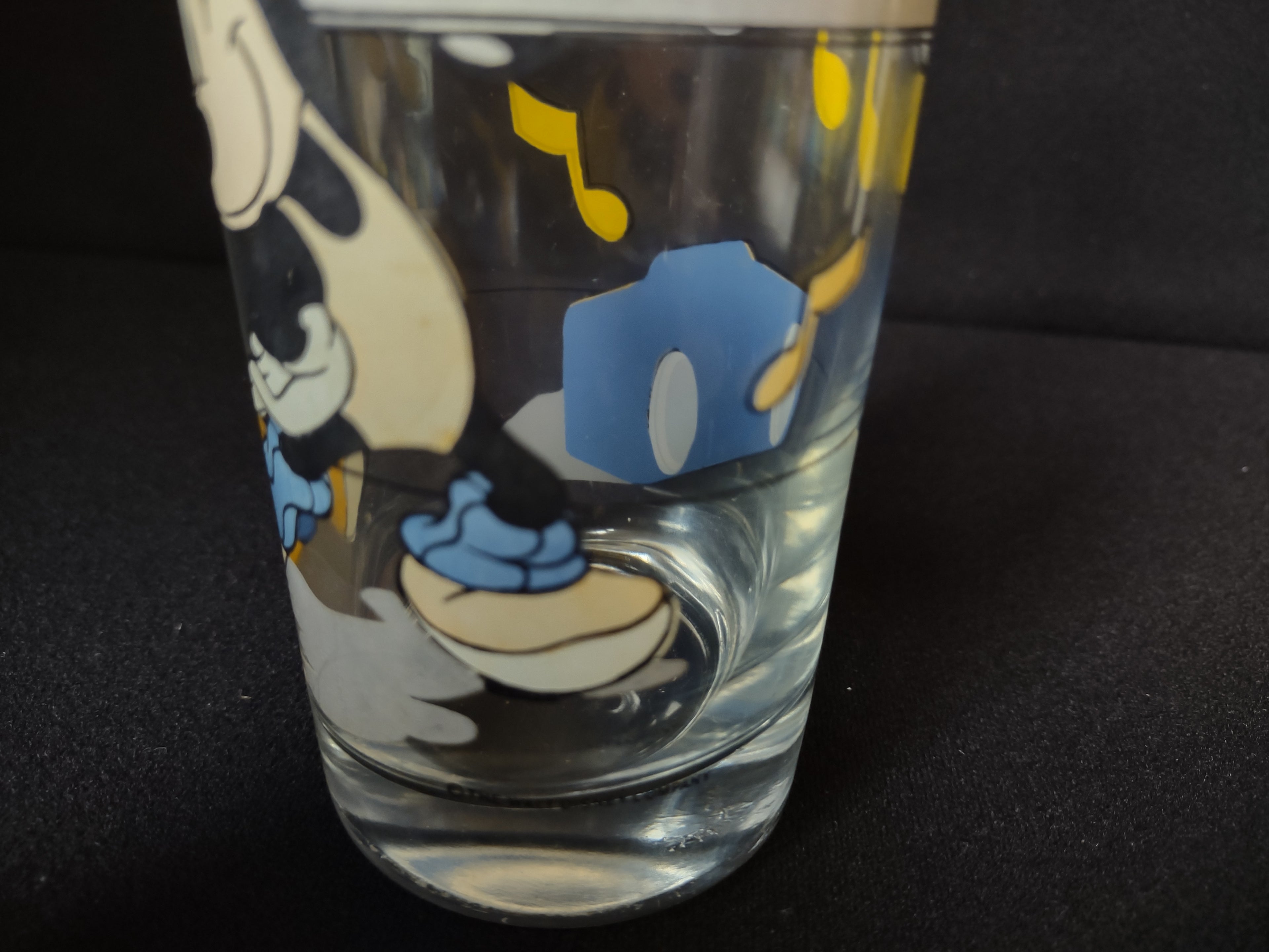 Vintage Minnie Mouse Jazzercise Boombox Drinking Glass (lot 1541)