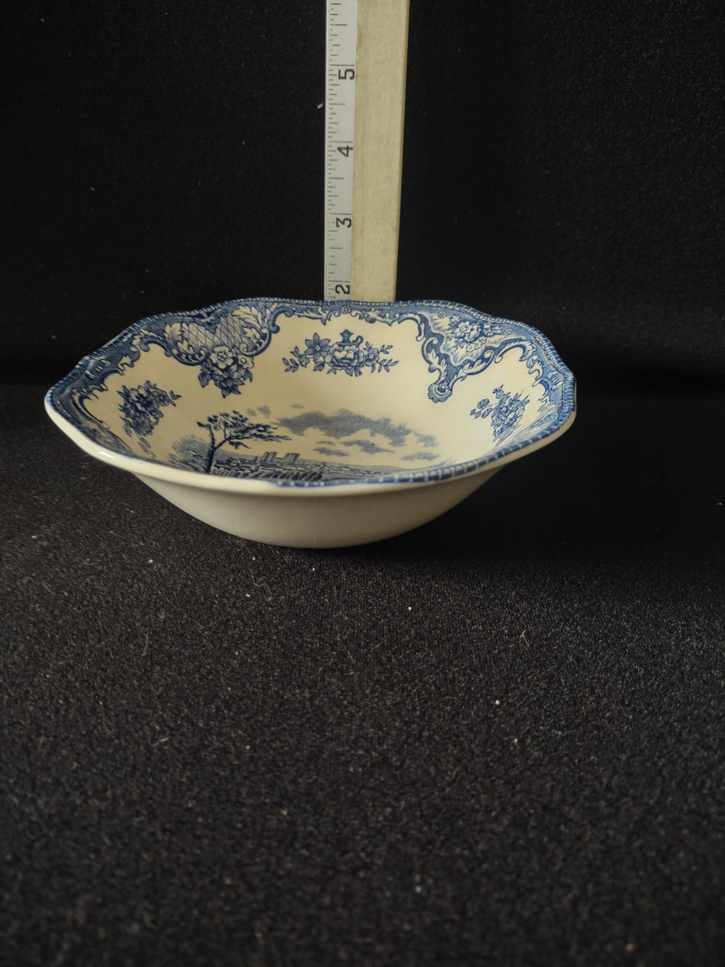 Vintage Johnson Brothers Fruit Dessert Bowl Old Britain Castles Blue (Lot 5590)