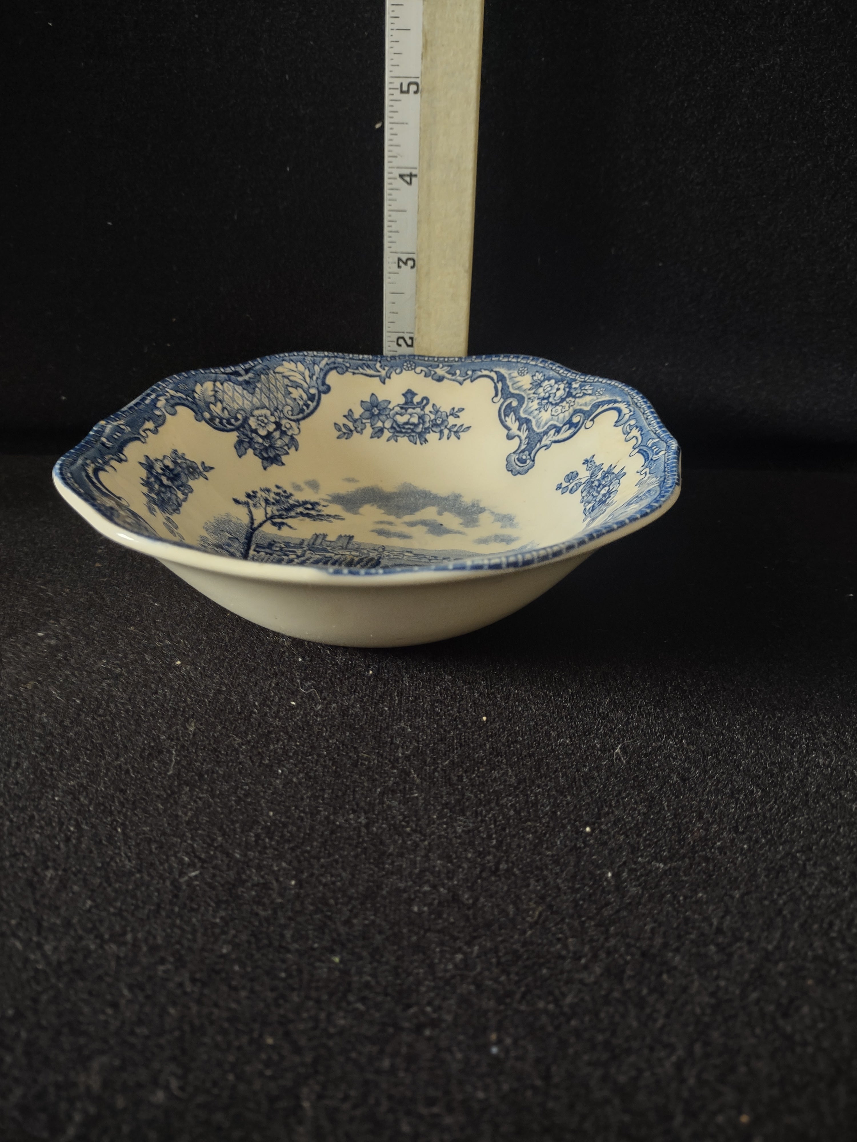 Vintage Johnson Brothers Fruit Dessert Bowl Old Britain Castles Blue (Lot 5590)