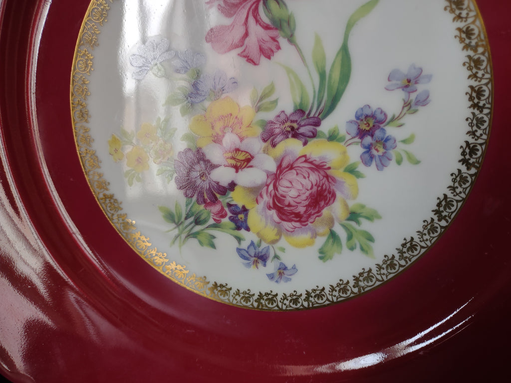 Vintage Czechoslovakia Victoria Maroon Red Dinner Plate Carnation (lot 5646)