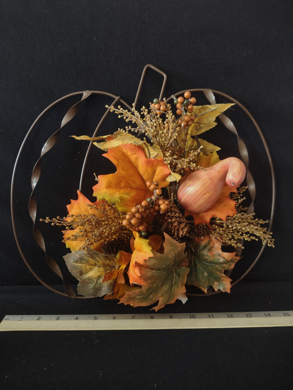 Metal Pumpkin Wall Hanging With Halloween/Thanksgiving/Fall Arrangement (Lot3409