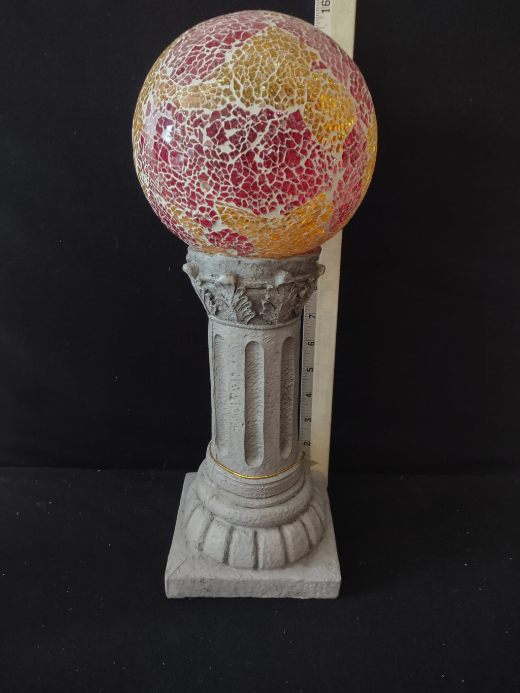 Mosaic Stained Glass Solar Powered Crackled Ball On Pedestal (Lot 3493)