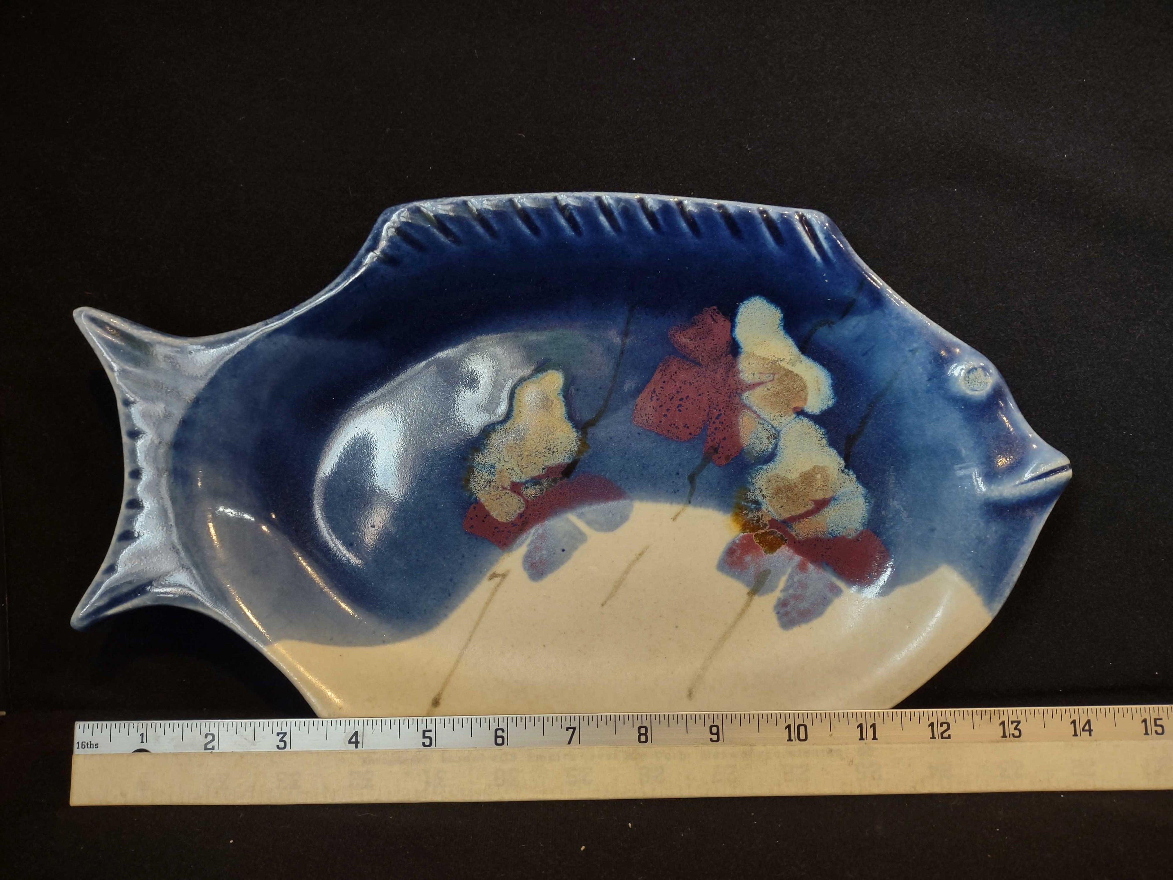 Vintage Follette Pottery Fish Platter Blue (lot 2595c)