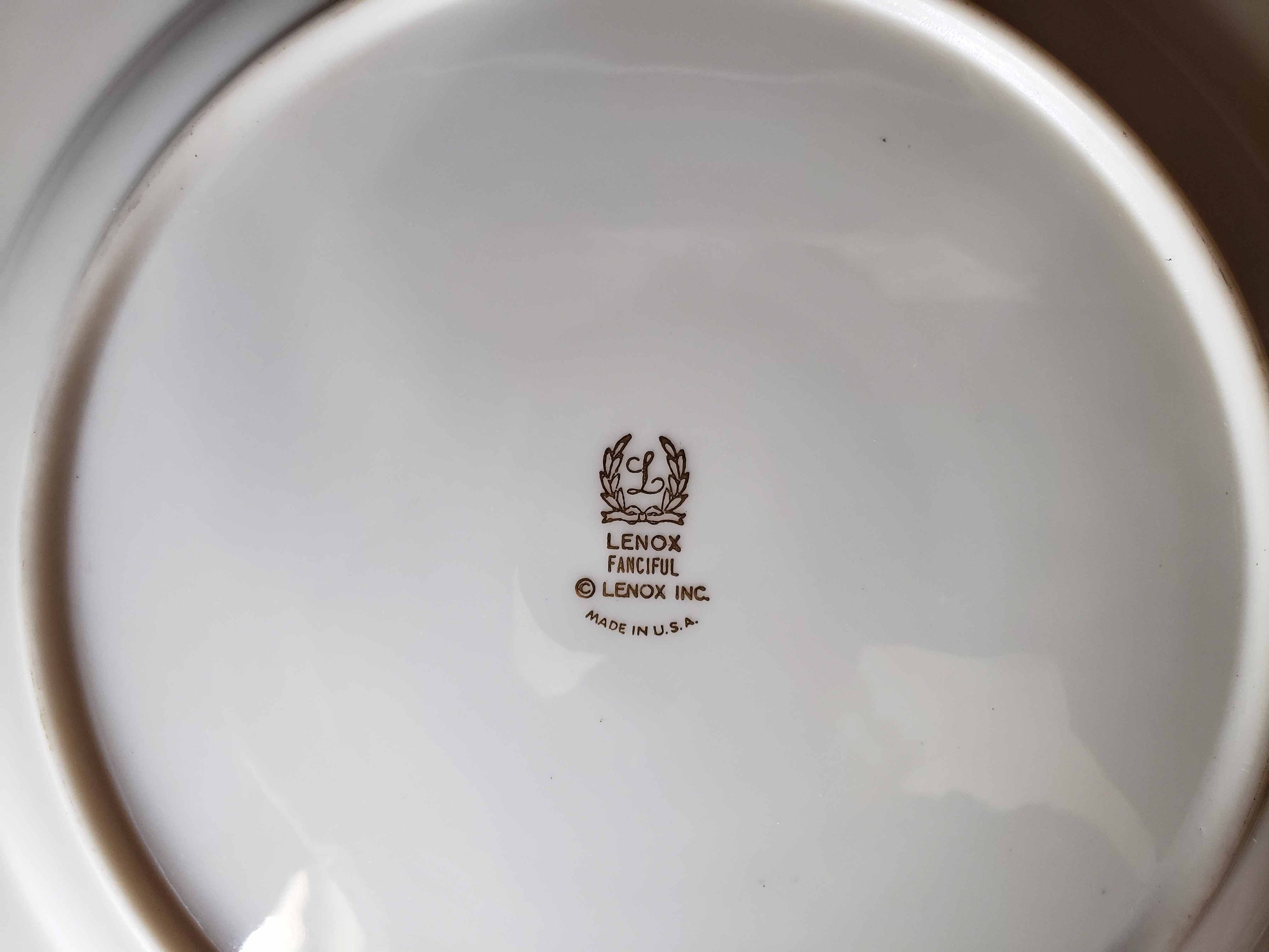 Vintage Lenox Flourish H-521 Gold Trim Dinner Plate 10-1/2" (lot 1910)