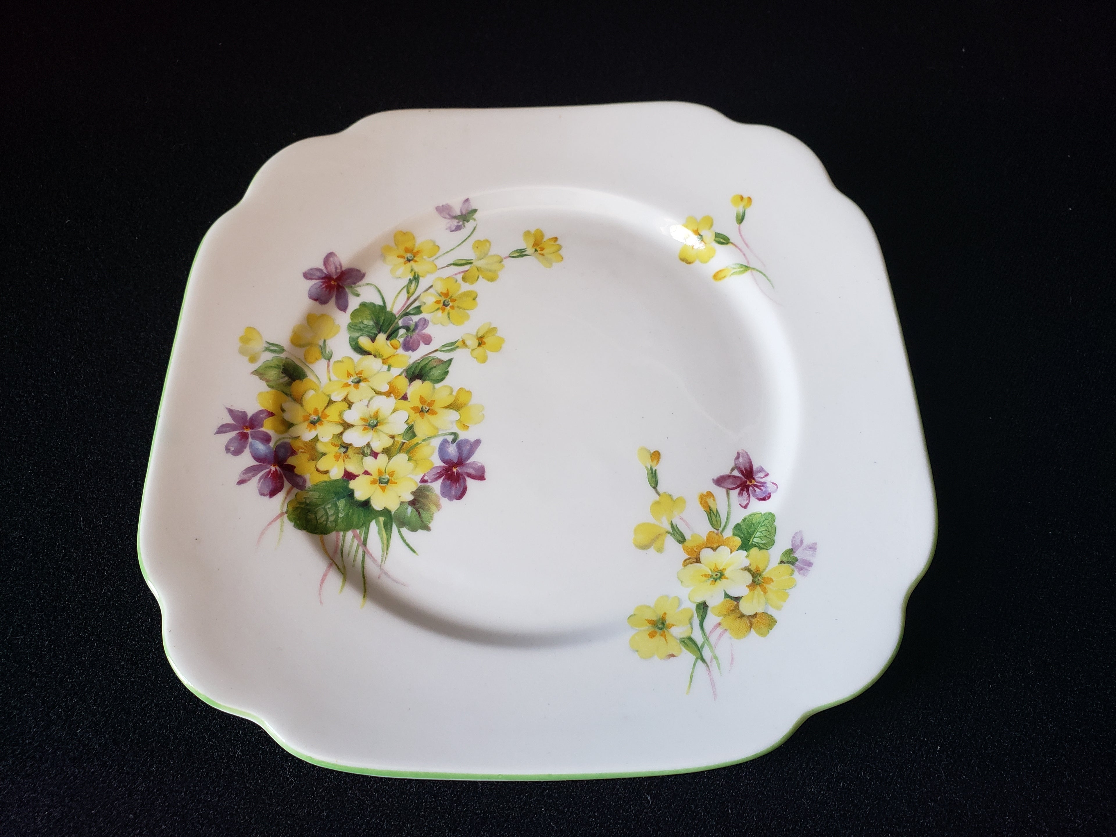 Vintage Royal Albert Primulette Square Dessert Plate 6-3/4" (lot 2029)