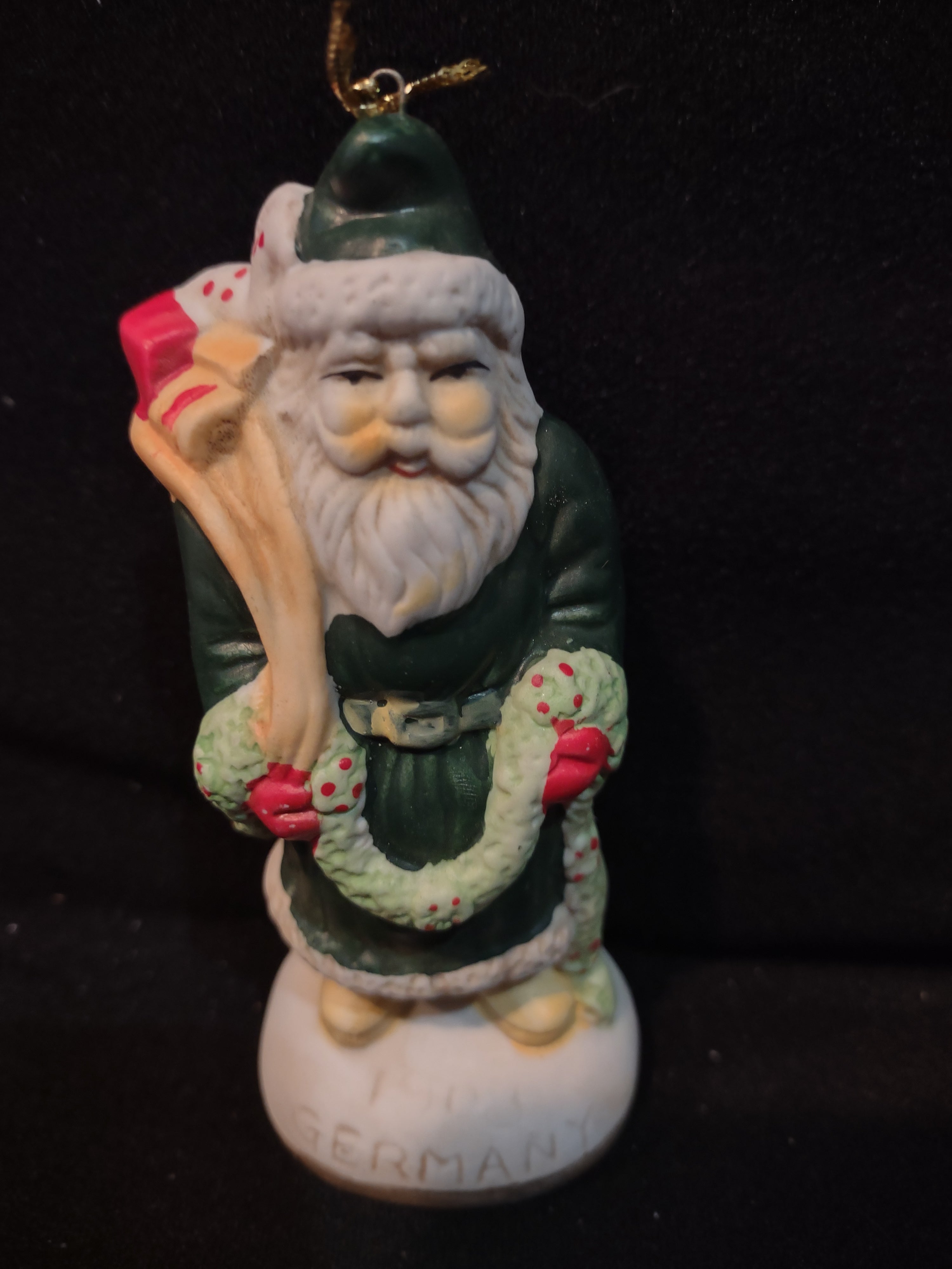 Vintage Christmas Ceramic Santa Of The World Figurines Set Of 6 (Lot 3987)