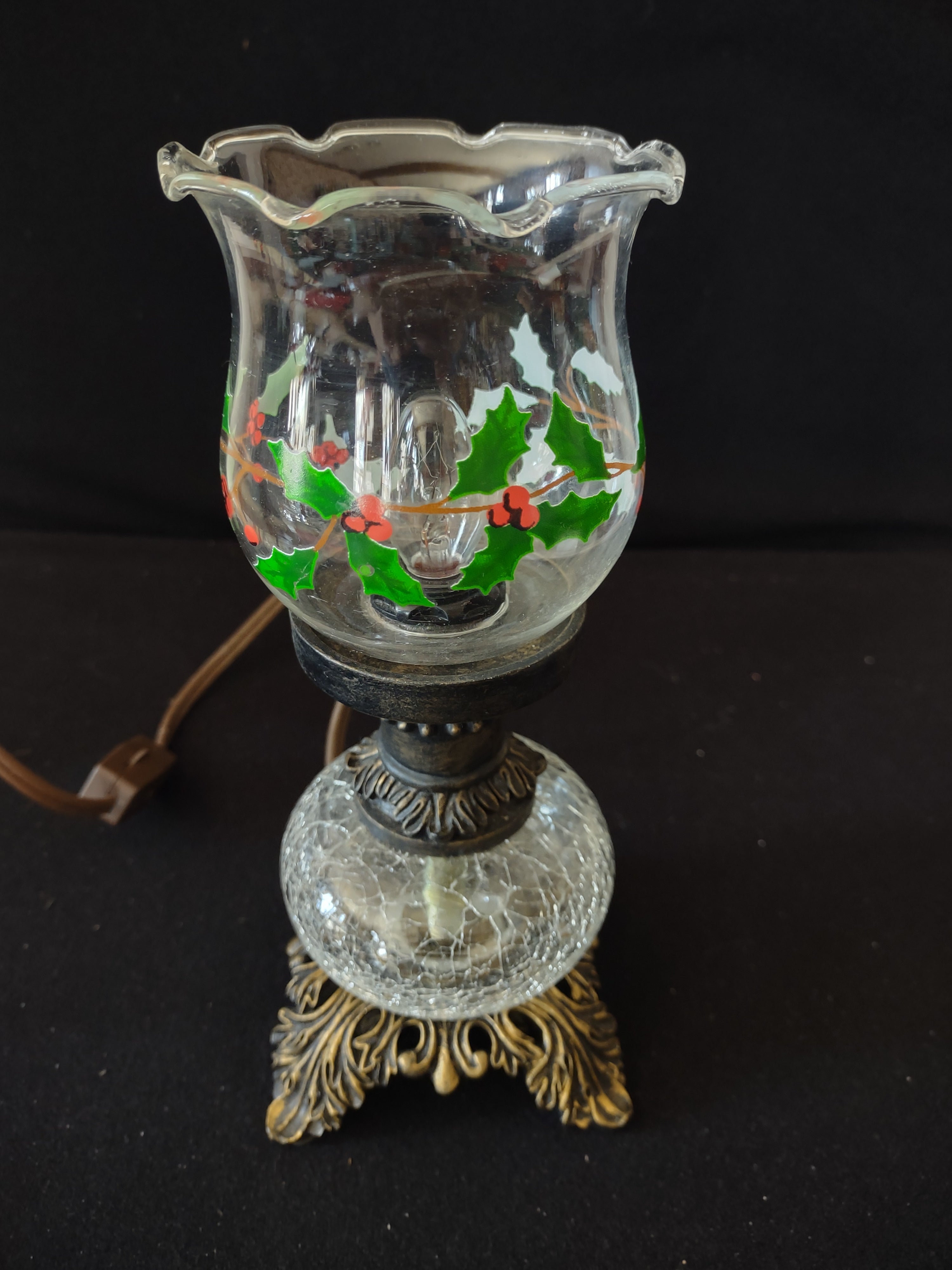 Vintage Christmas Electric Hurricane Lamp Crackel Base Holly Shade (Lot 3823)
