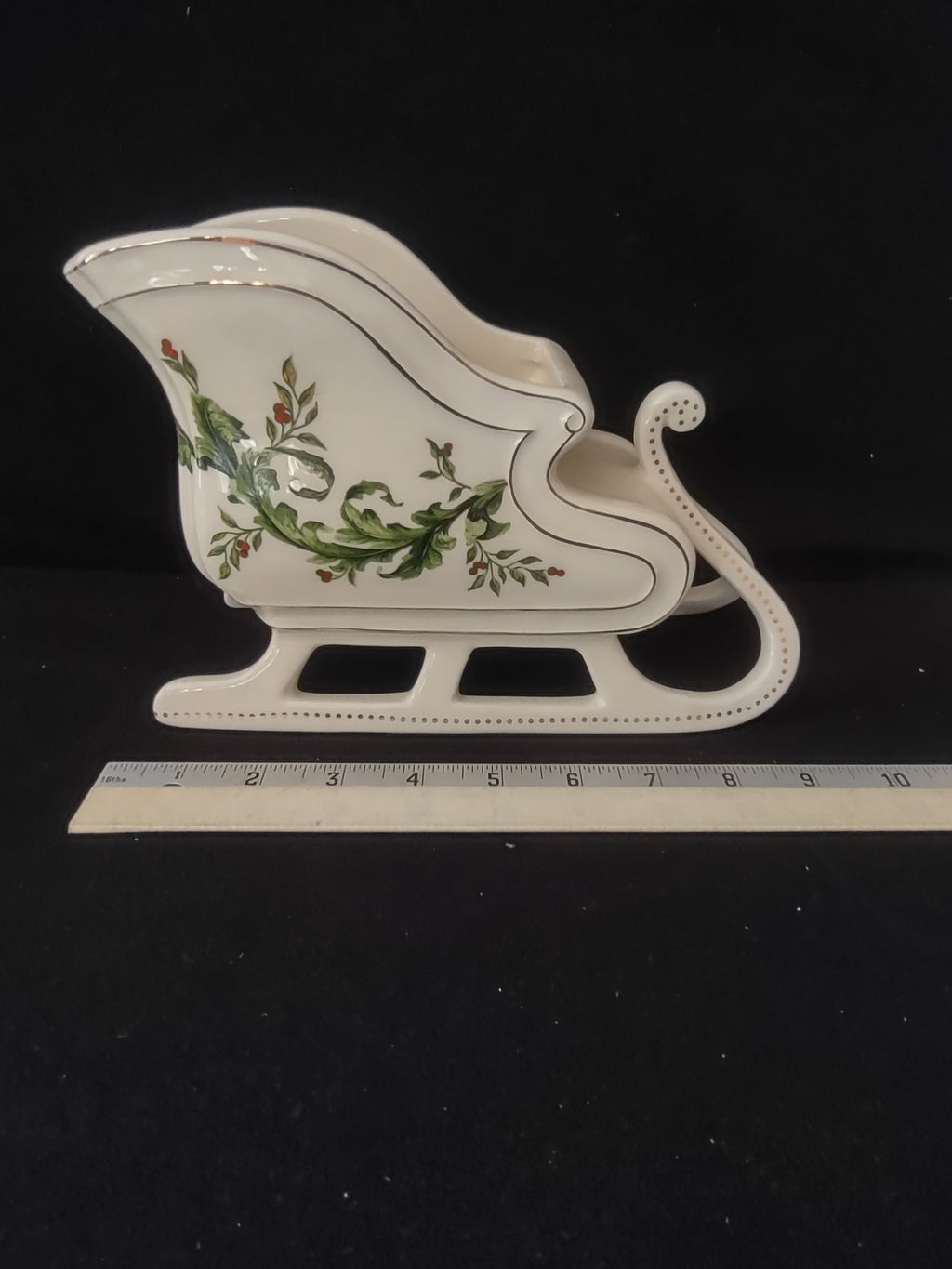 Vintage Christmas Porcelain FTD Sleigh Planter Holly Gold Trim (Lot 3797)