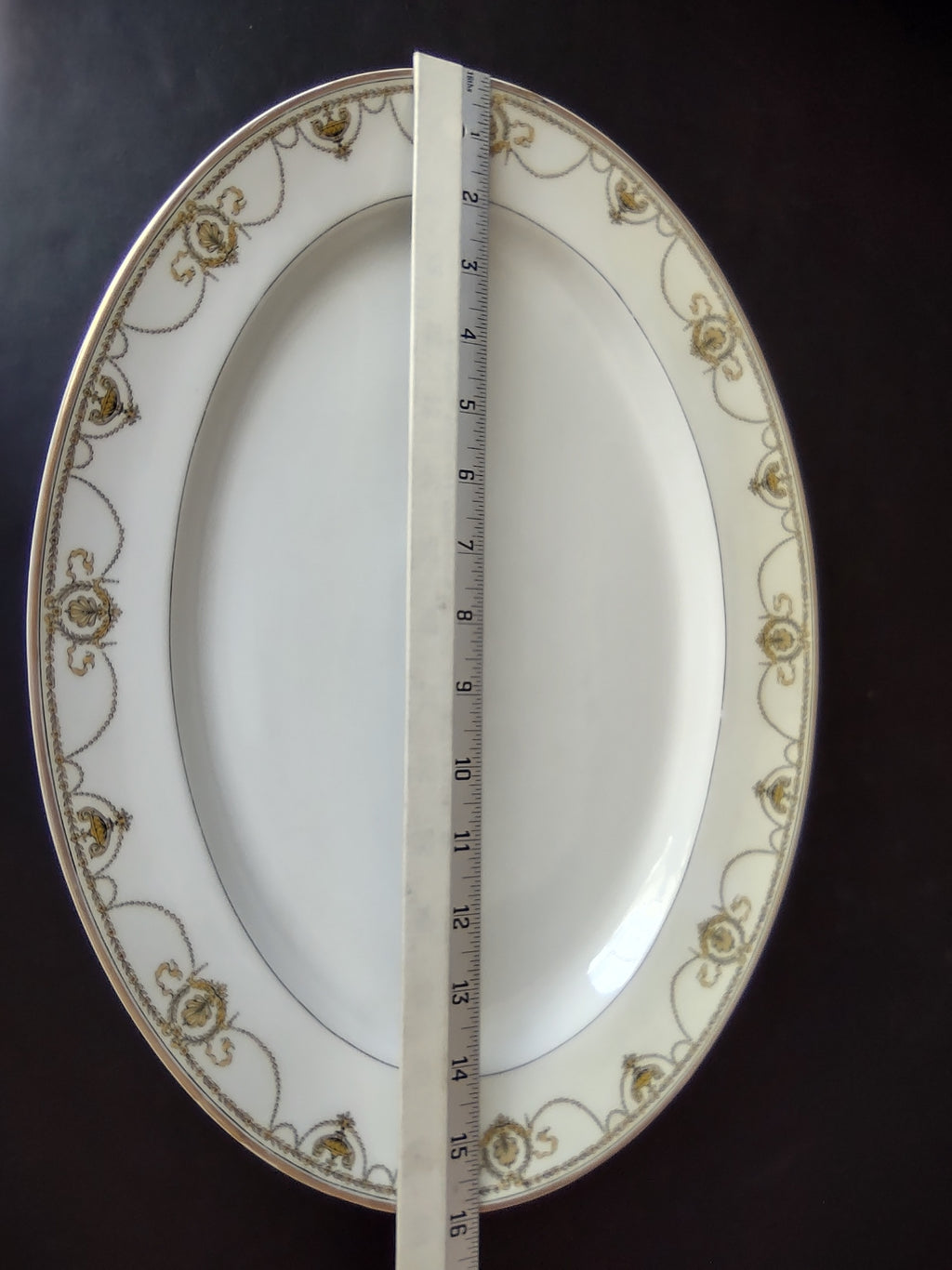 Haviland Limoges Pilgrin Eugenie Serving Platter Yellow Laurel Swag (lot 944)