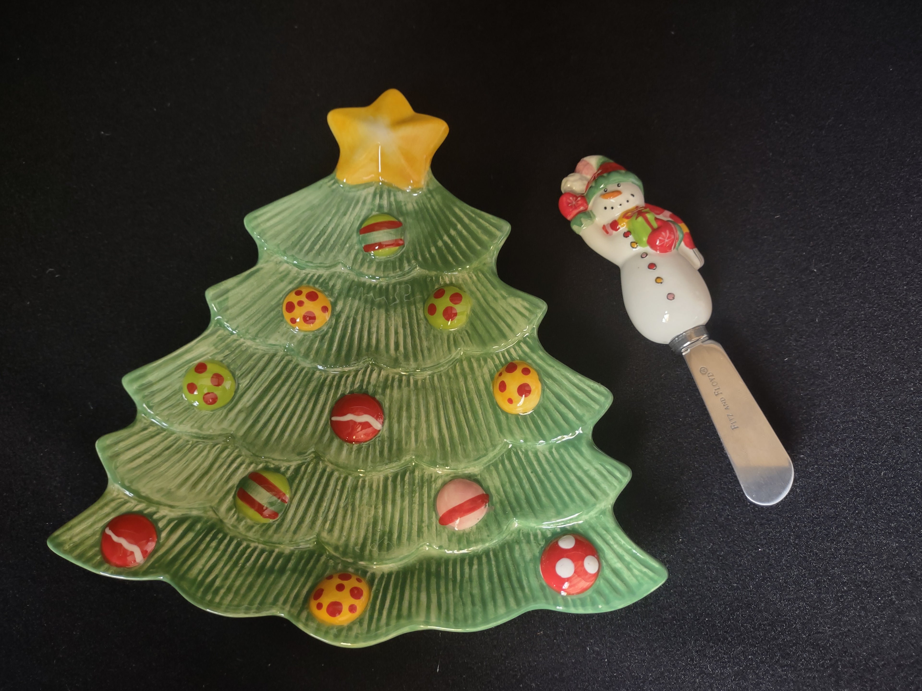Christmas Tree Fitz and Floyd Snowflake and Jake Snack Plate Spreader (lot 1526)