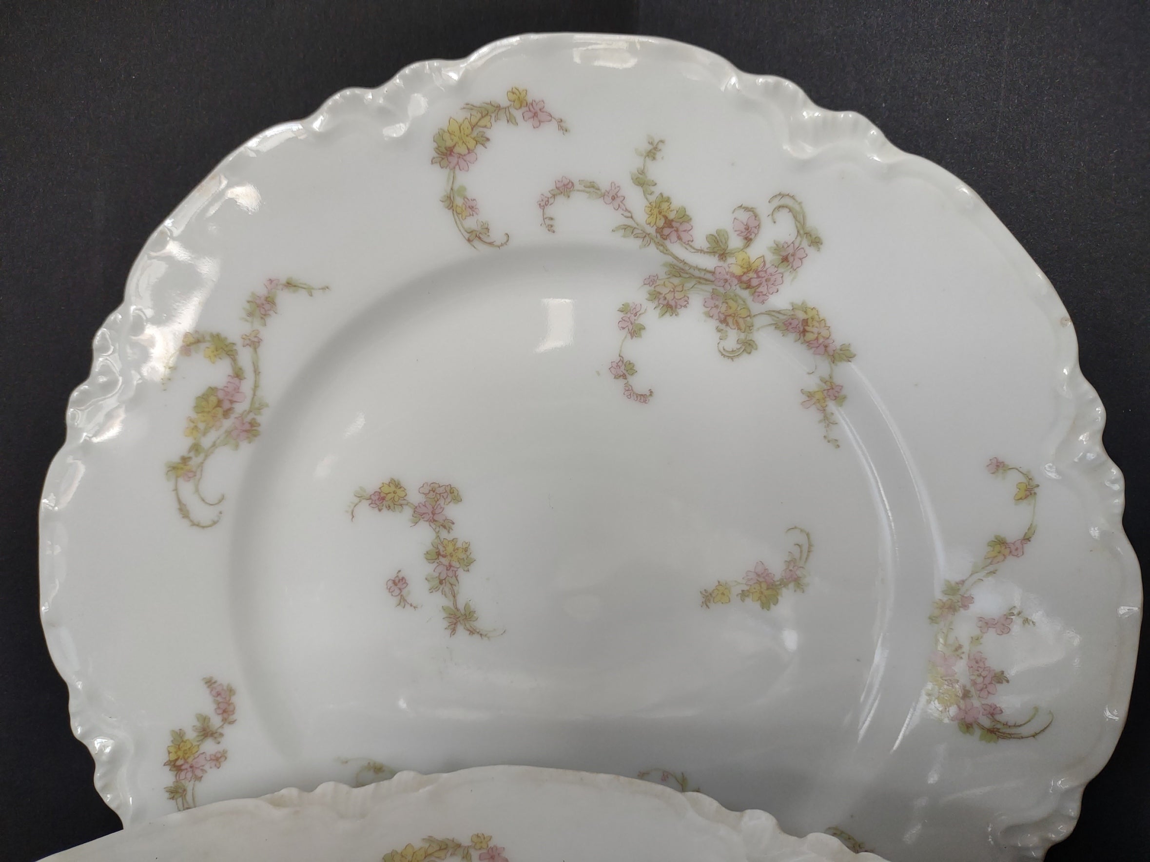 Haviland Limoges 7 x Luncheon Salad Plate Scalloped Edge Flowers (lot 829)