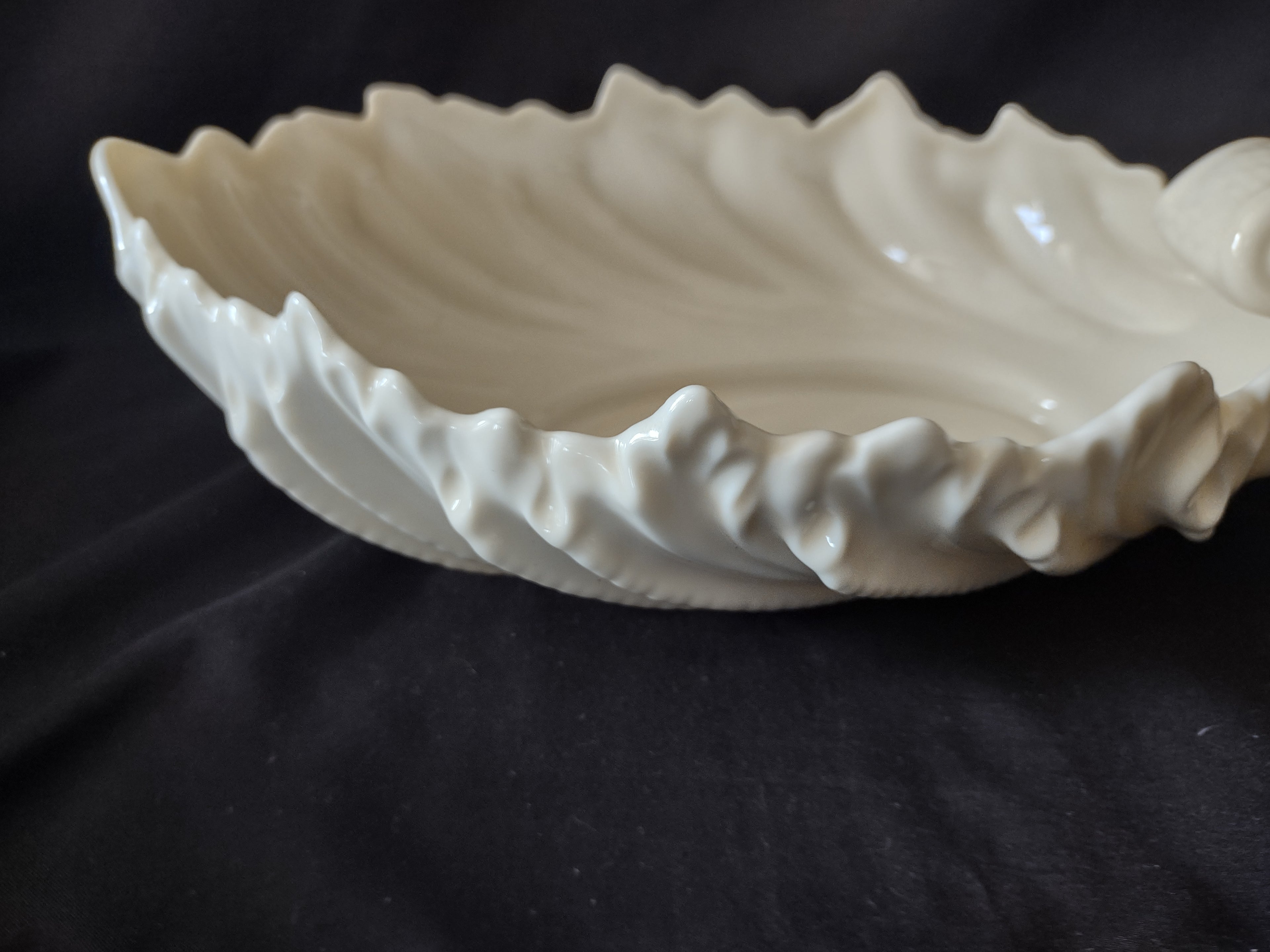 Vintage Lenox Large Sea Shell Serving Bowl (lot 1976)