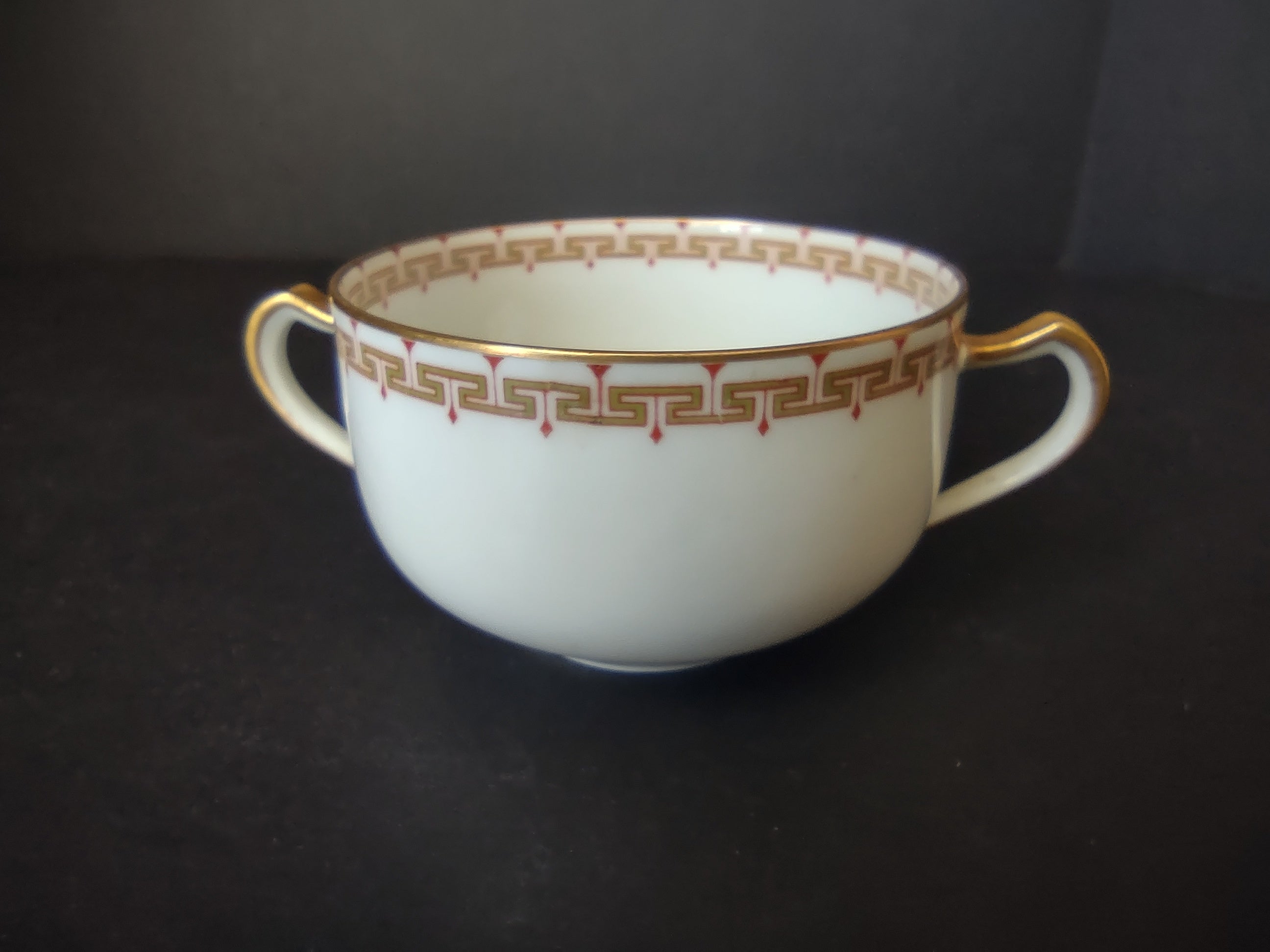 Haviland Limoges Bouillon Cup ONLY Green Red Design (lot 1064)