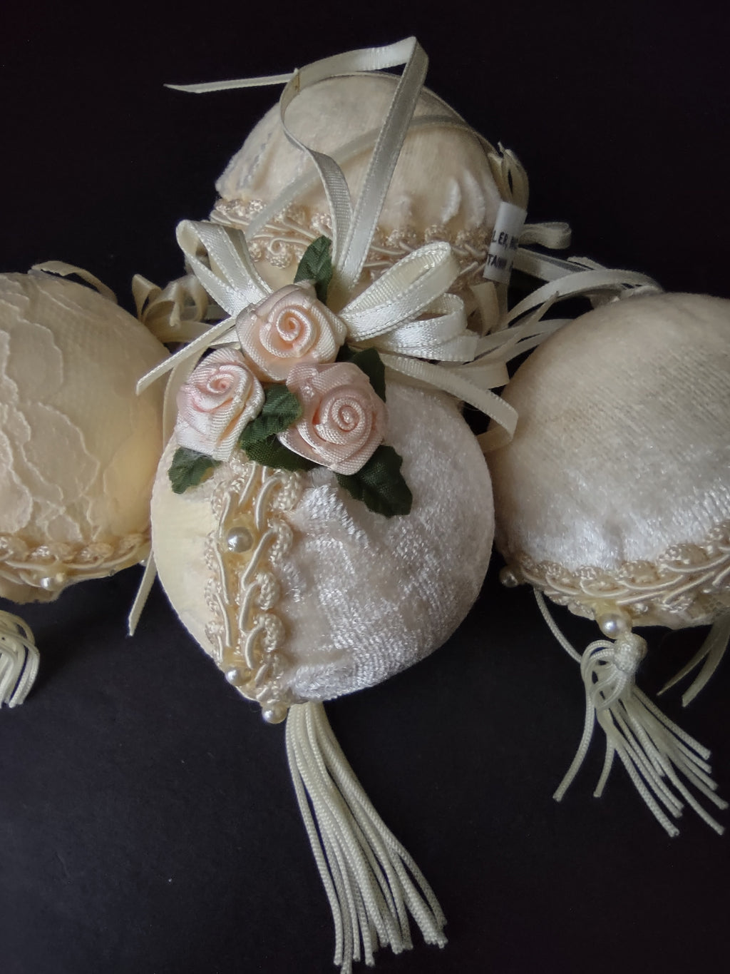 Victorian Ivory Lace Velvet Pearl Rose Christmas Ball Ornament x 4 (lot 1206)