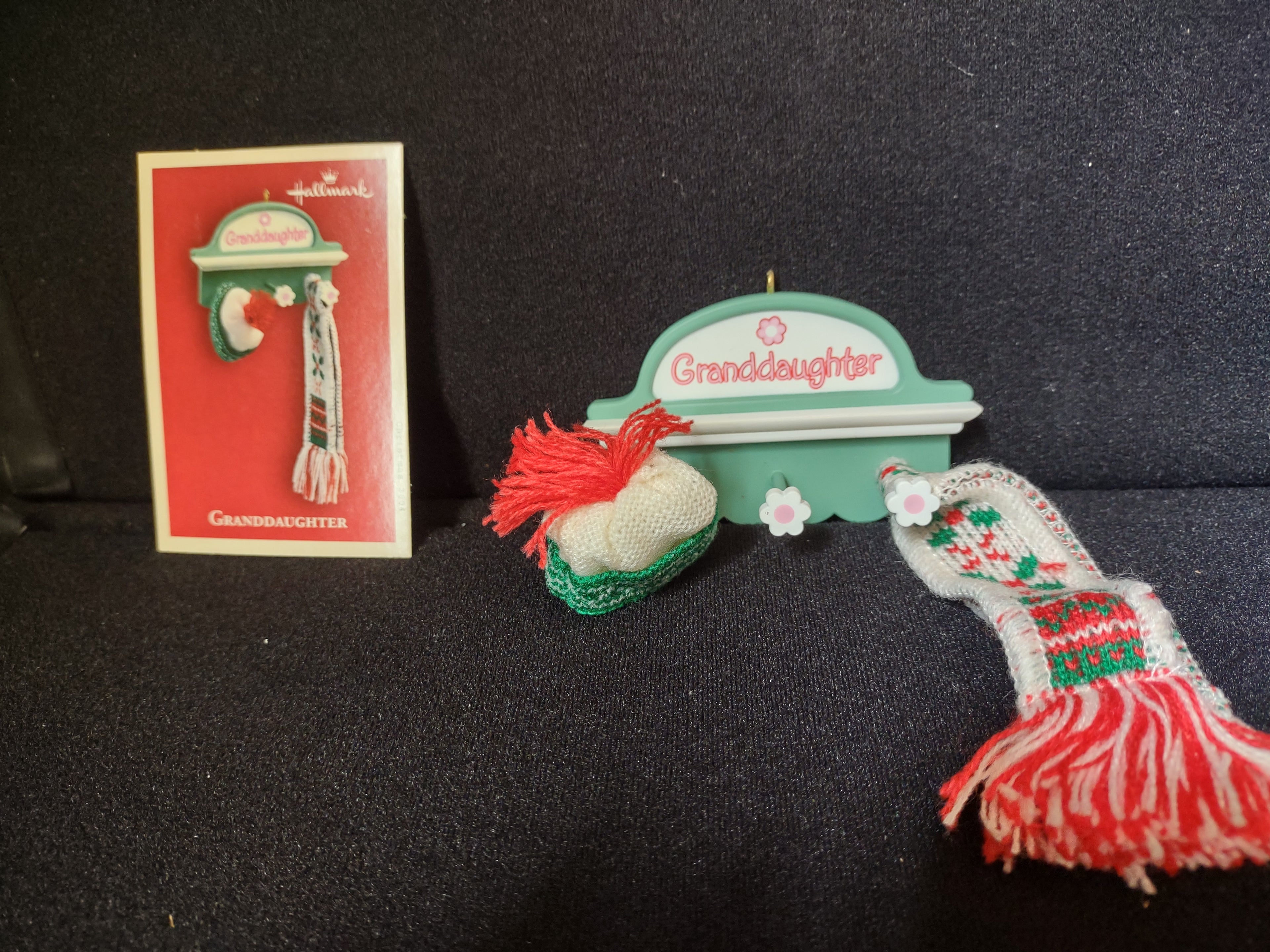 Vintage Hallmark Keepsake Christmas Ornament Granddaughter 2004 (lot 1607)