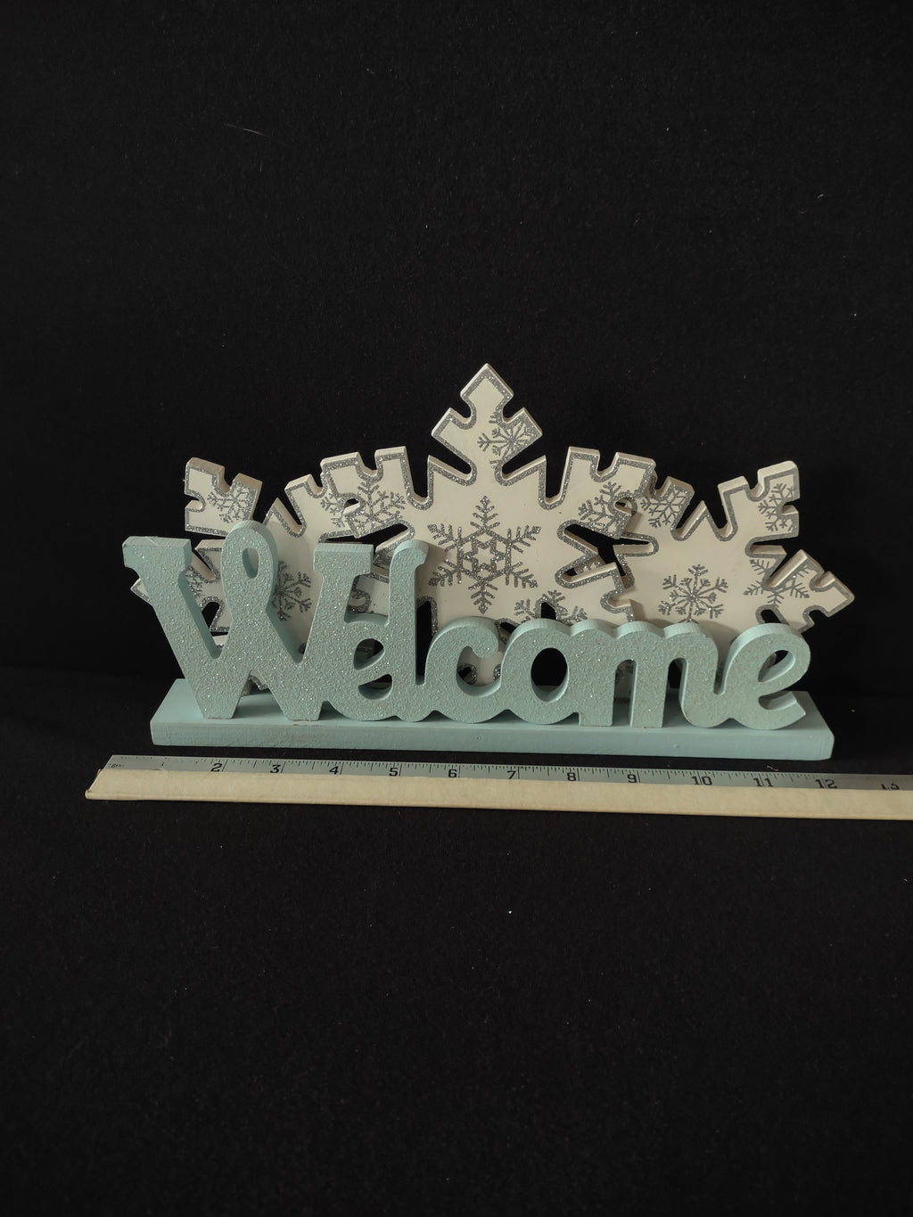 Christmas Winter Blue Welcome White Snowflakes Glitter Wooden Sign (Lot 4511)