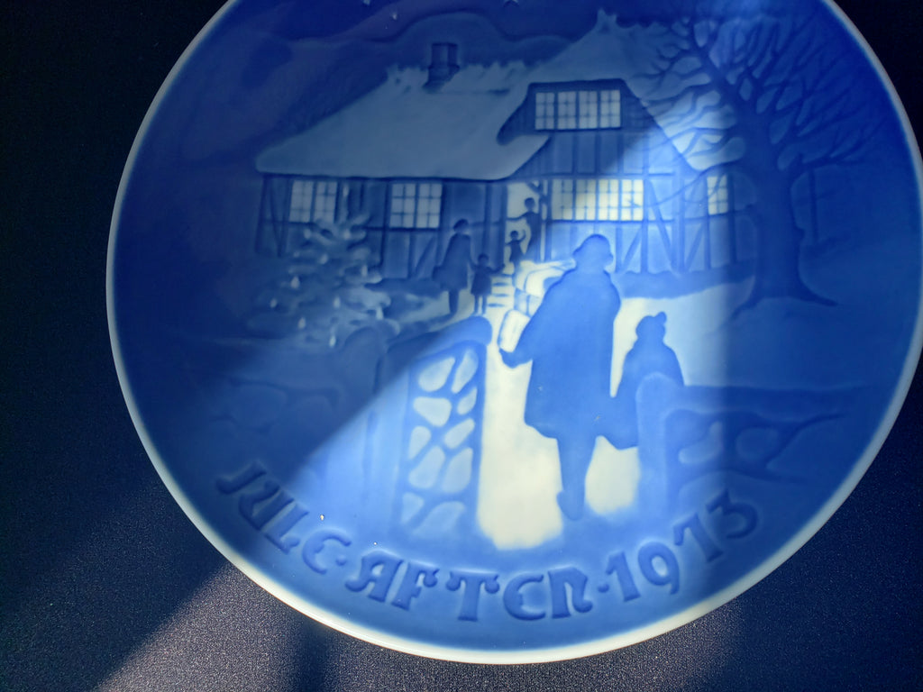 B & G Copenhagen Porcelain Wall Plate Country Christmas (lot 2196)